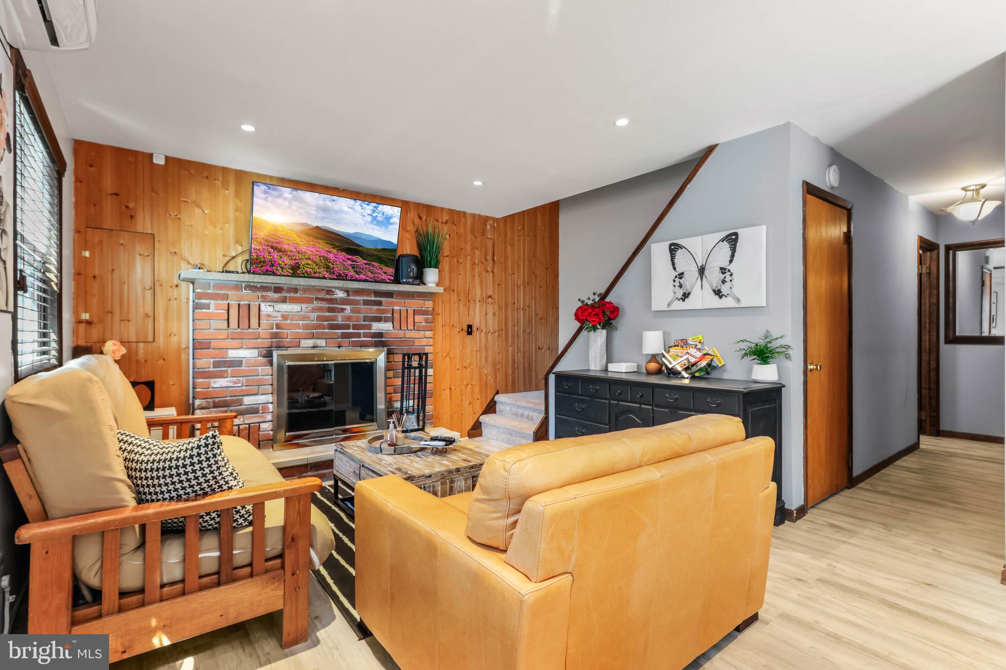 ARROWHEAD  LAKES - Residential