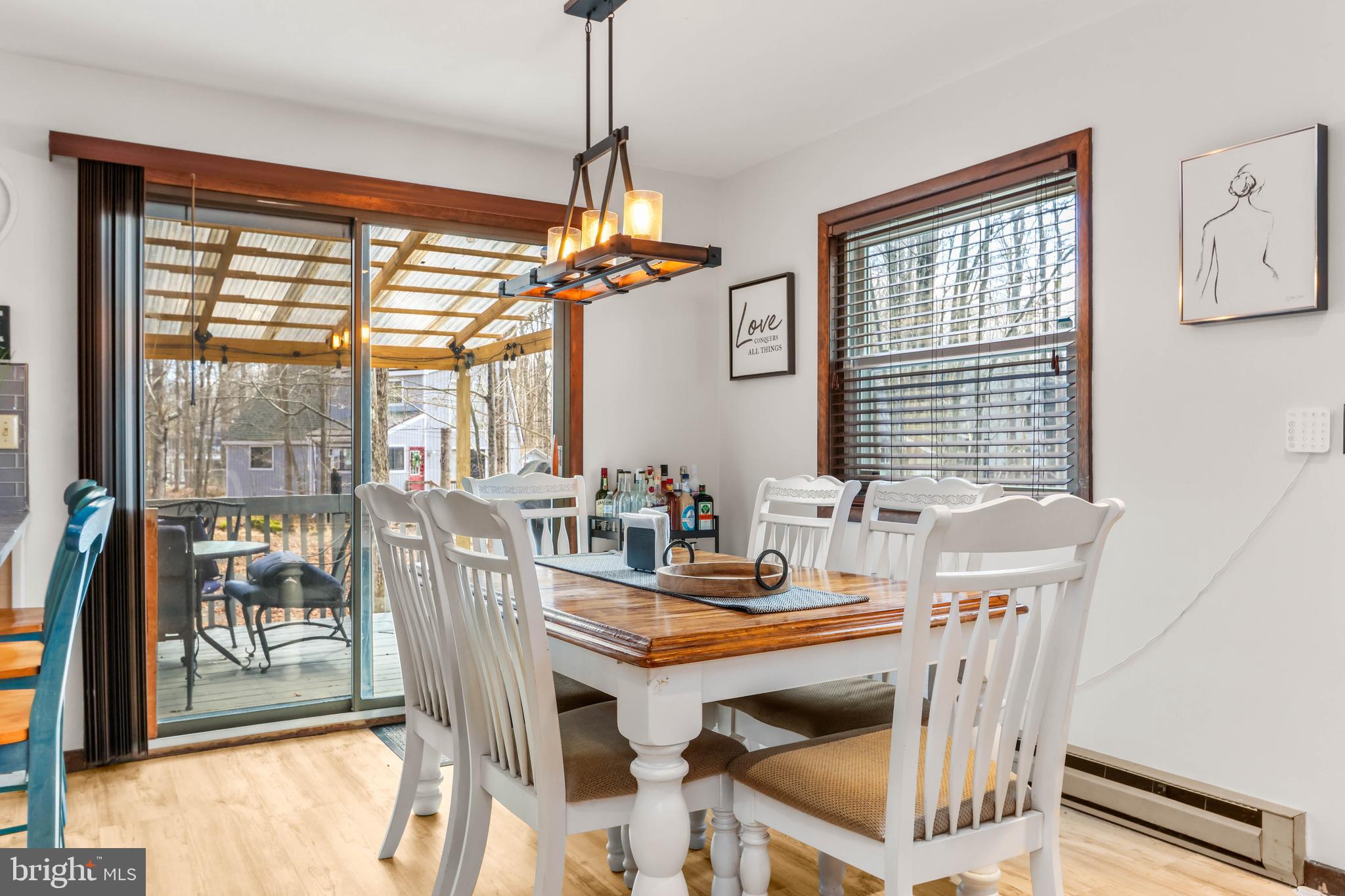 ARROWHEAD  LAKES - Residential