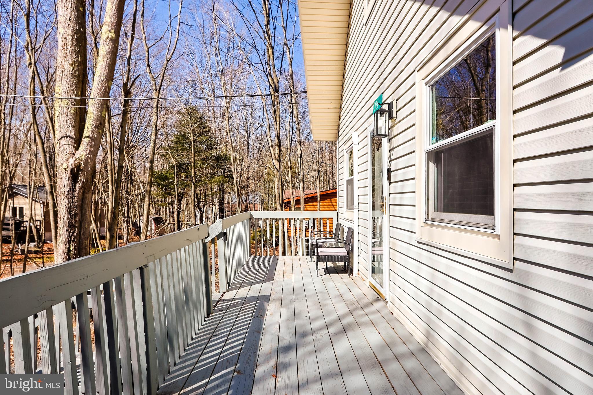ARROWHEAD  LAKES - Residential
