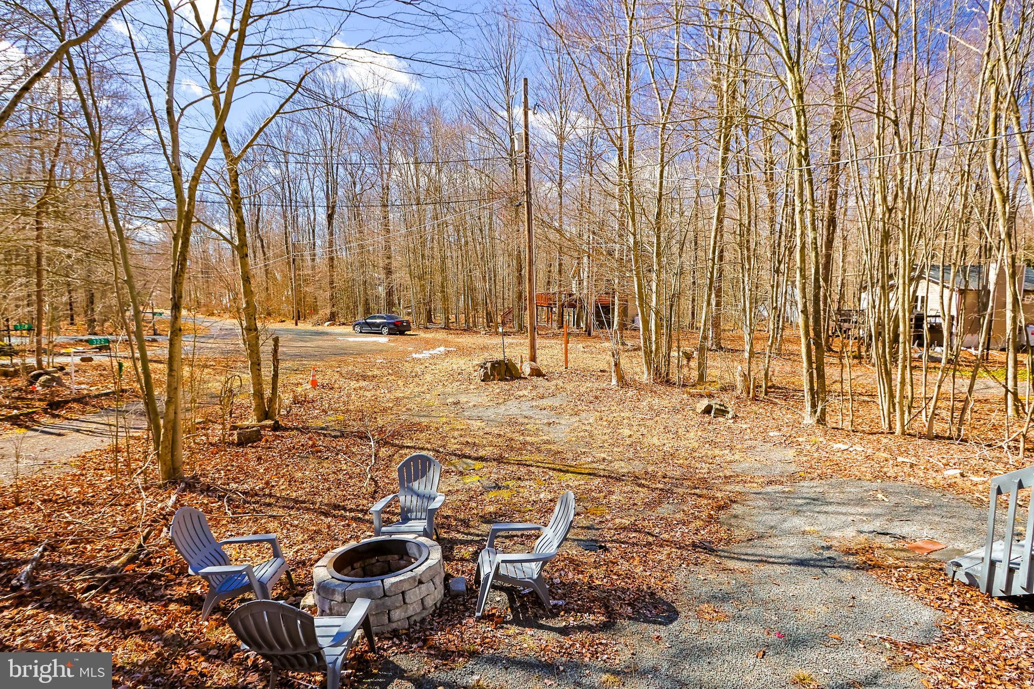ARROWHEAD  LAKES - Residential
