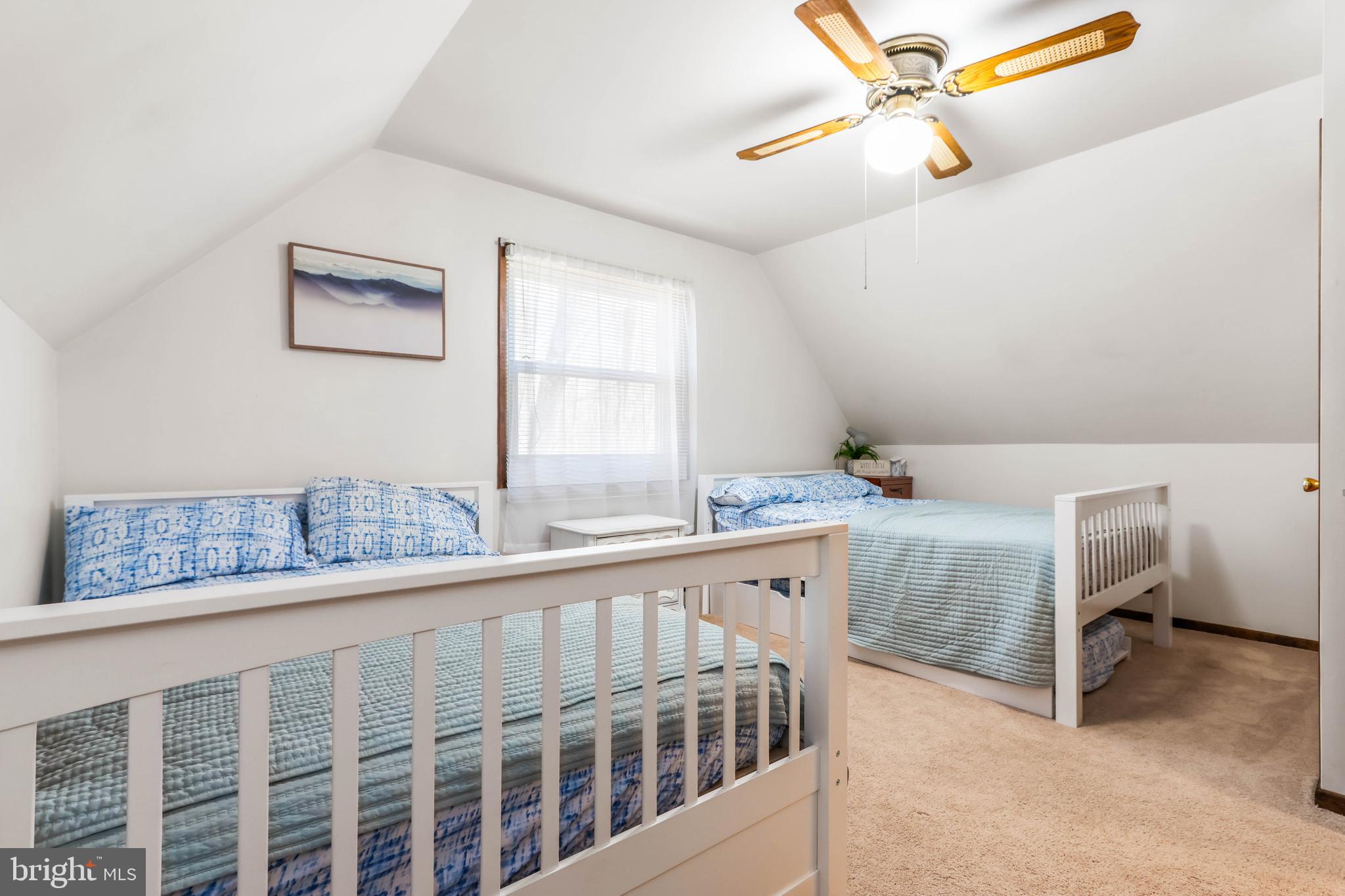 ARROWHEAD  LAKES - Residential