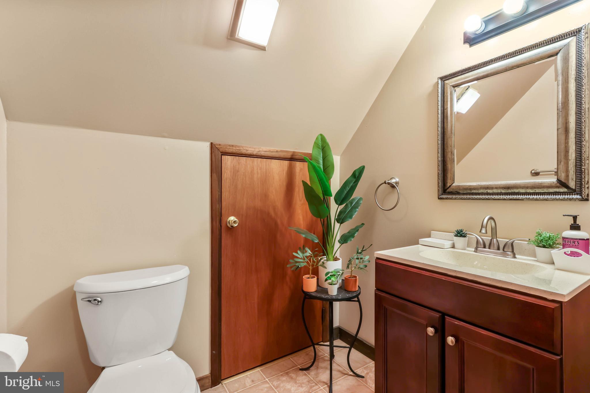 ARROWHEAD  LAKES - Residential