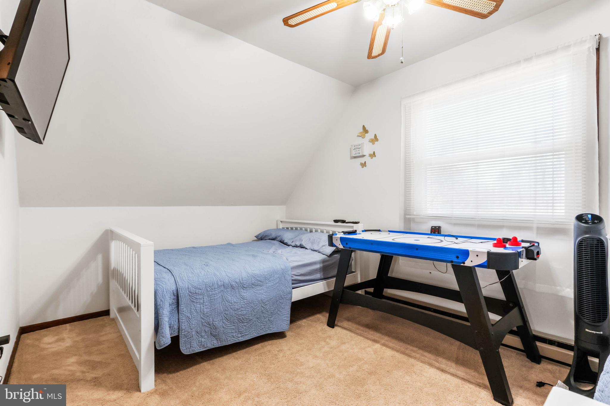 ARROWHEAD  LAKES - Residential
