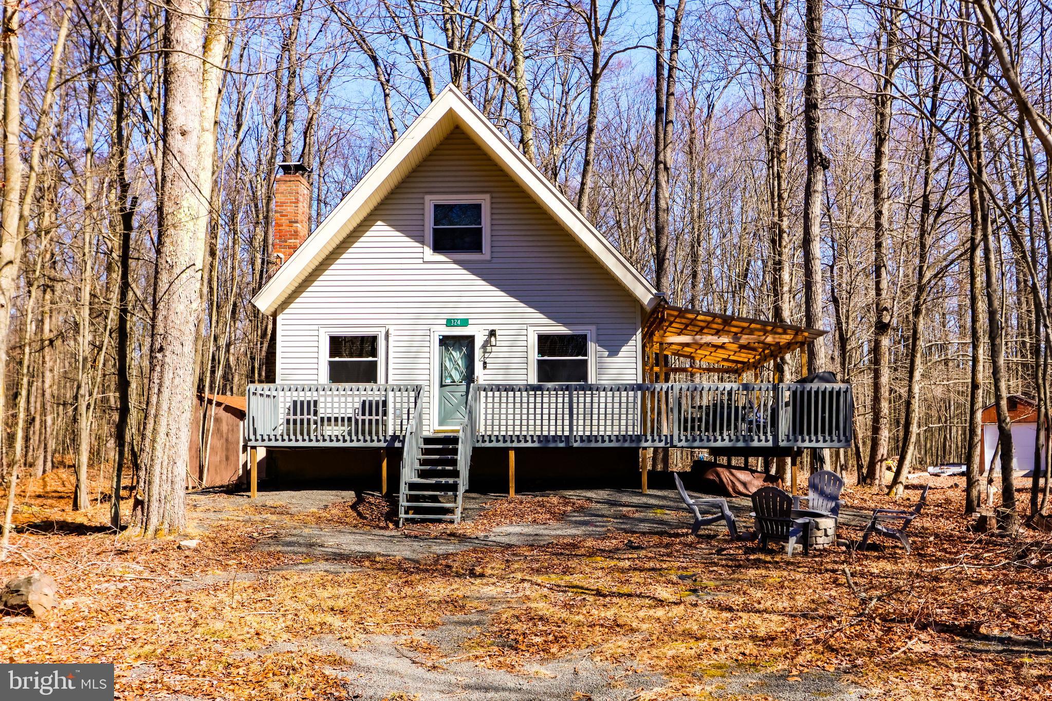 ARROWHEAD  LAKES - Residential
