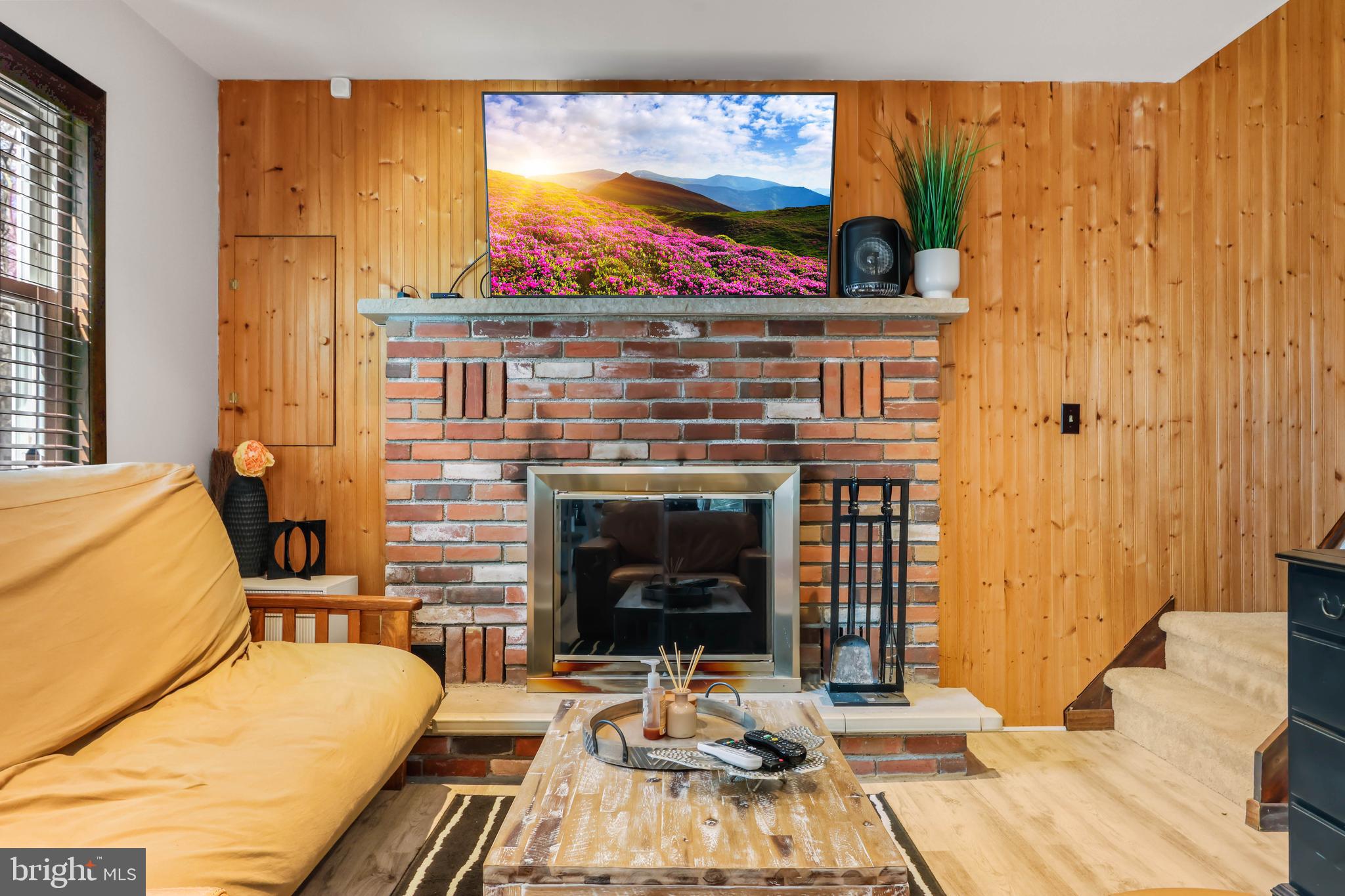 ARROWHEAD  LAKES - Residential