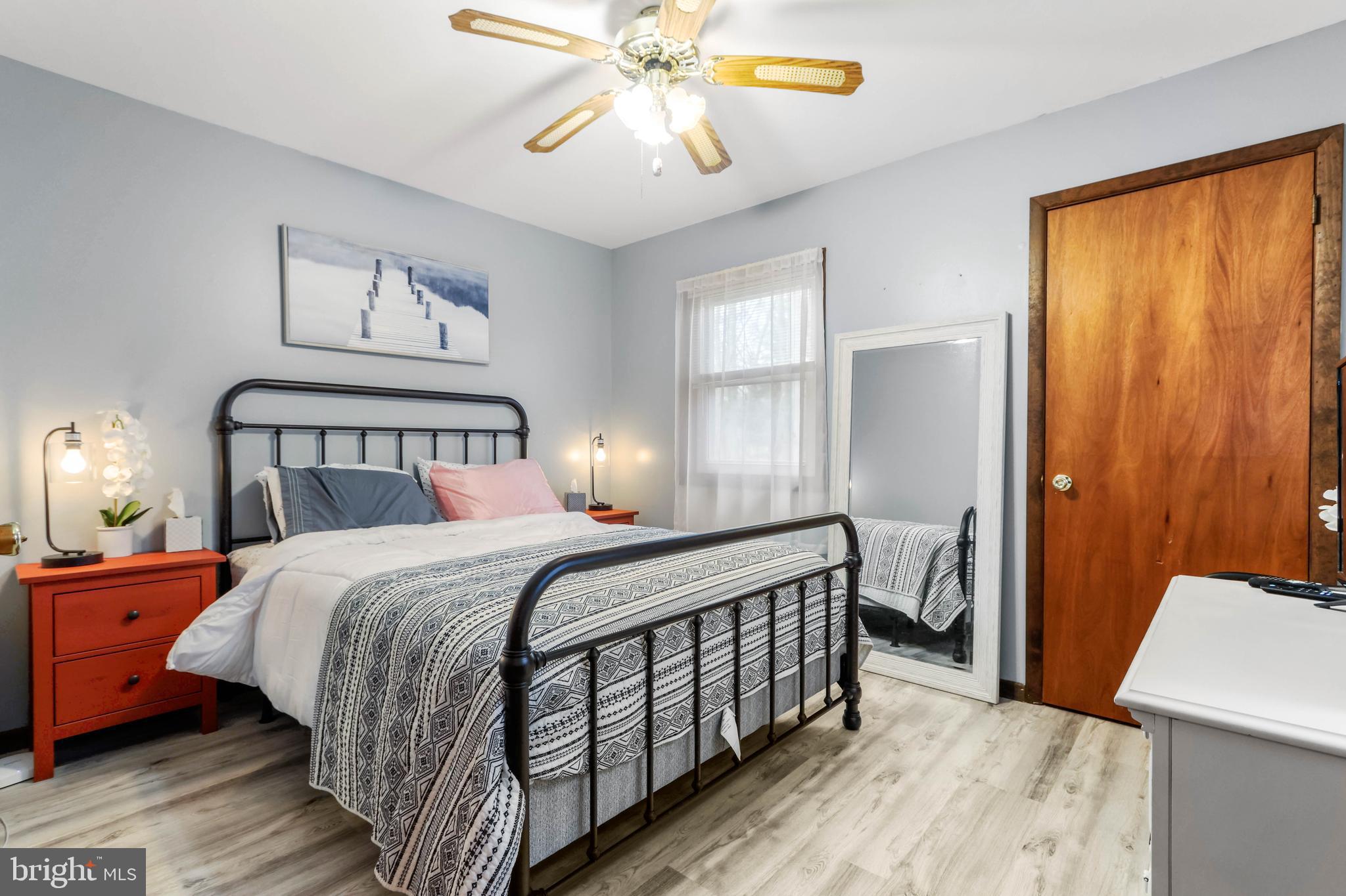 ARROWHEAD  LAKES - Residential