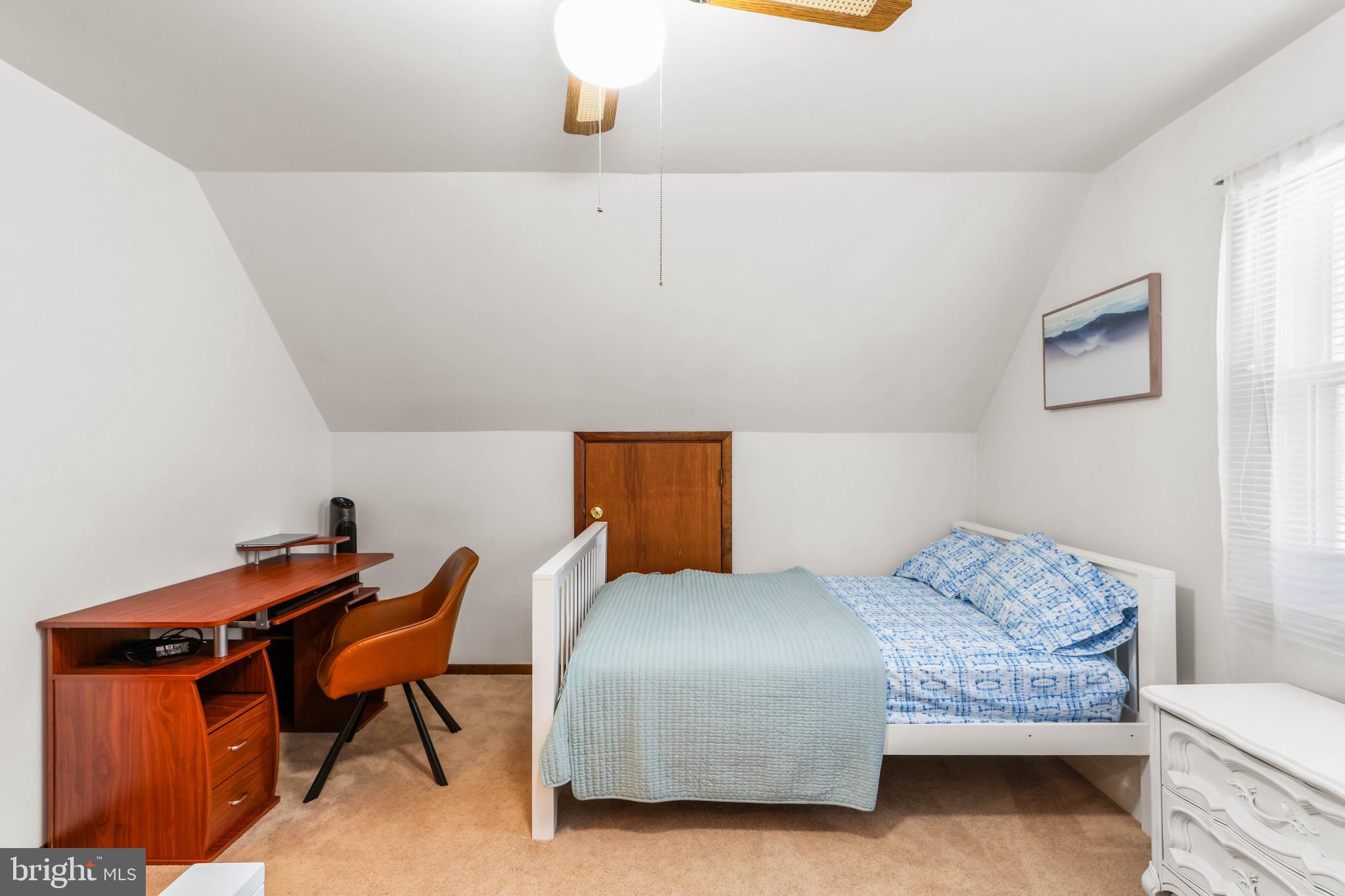 ARROWHEAD  LAKES - Residential