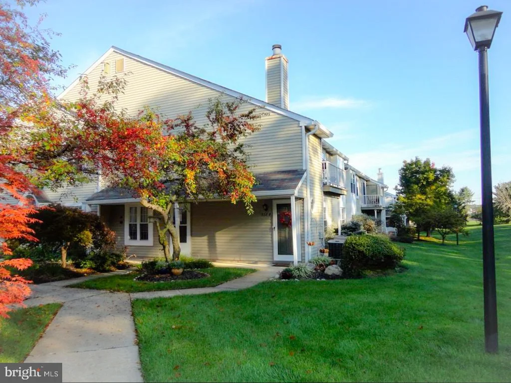 328A Delancey Place, Mount Laurel, NJ 08054