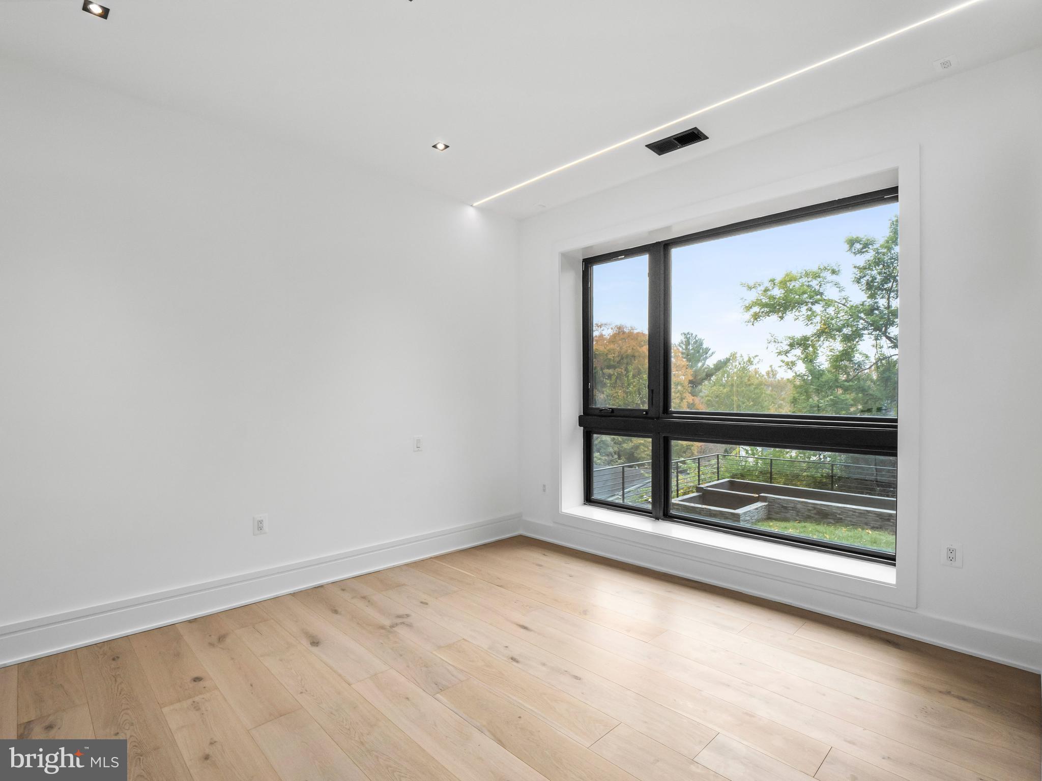 FAIRWAY HILLS - Residential