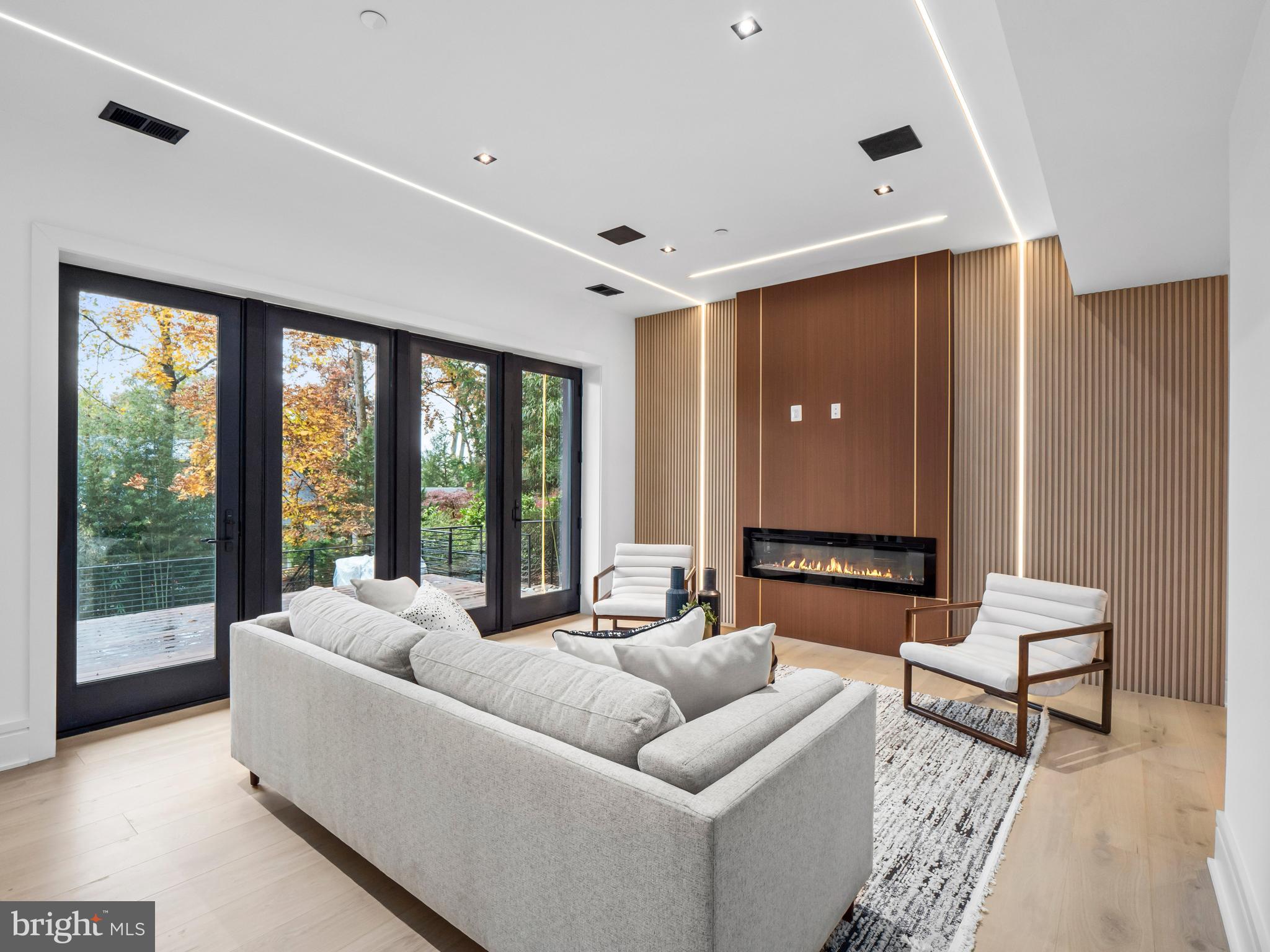 FAIRWAY HILLS - Residential