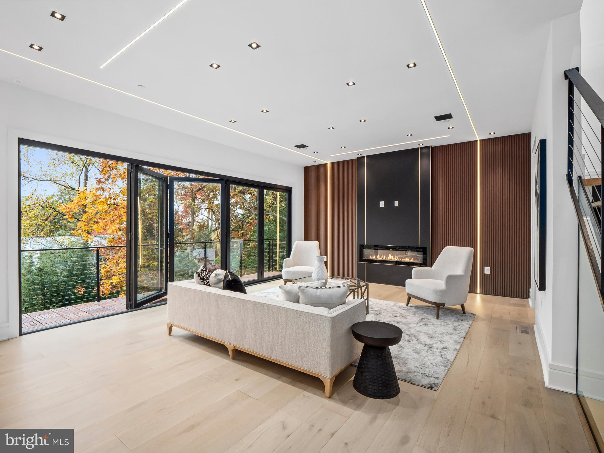 FAIRWAY HILLS - Residential