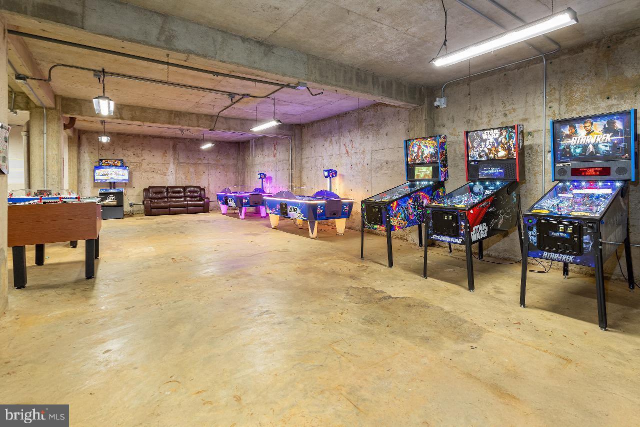 FORTY SIX HUNDRED - Residential