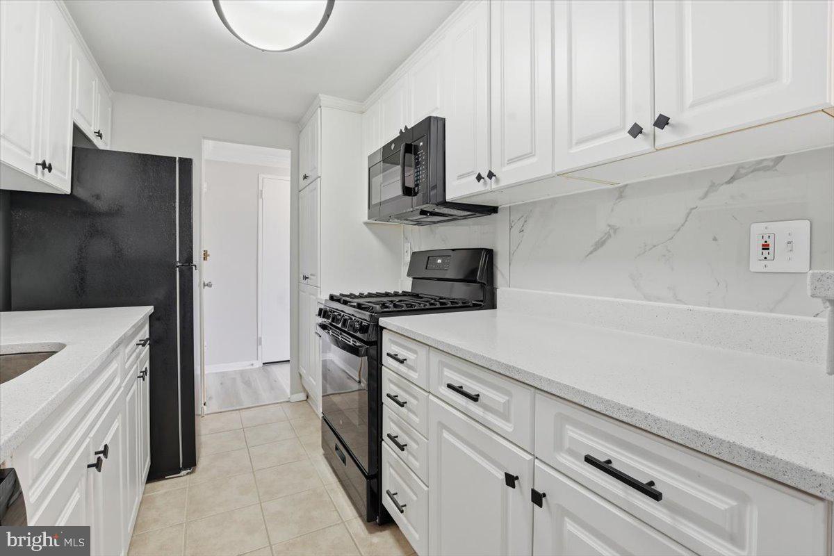 FORTY SIX HUNDRED - Residential