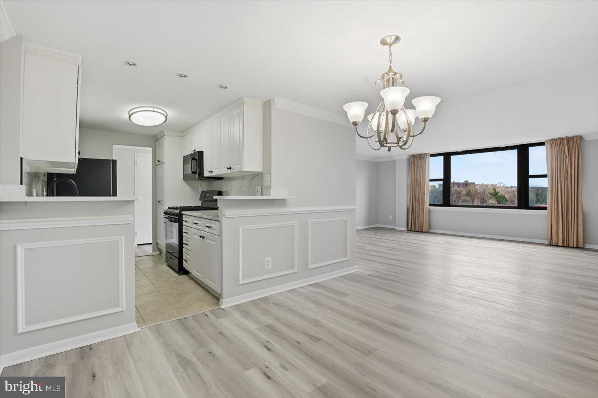 FORTY SIX HUNDRED - Residential