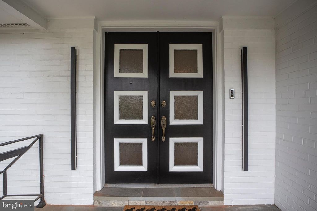 Photo of 2824 Ellicott Street NW, WASHINGTON, DC 20008 (MLS # DCDC2224852)