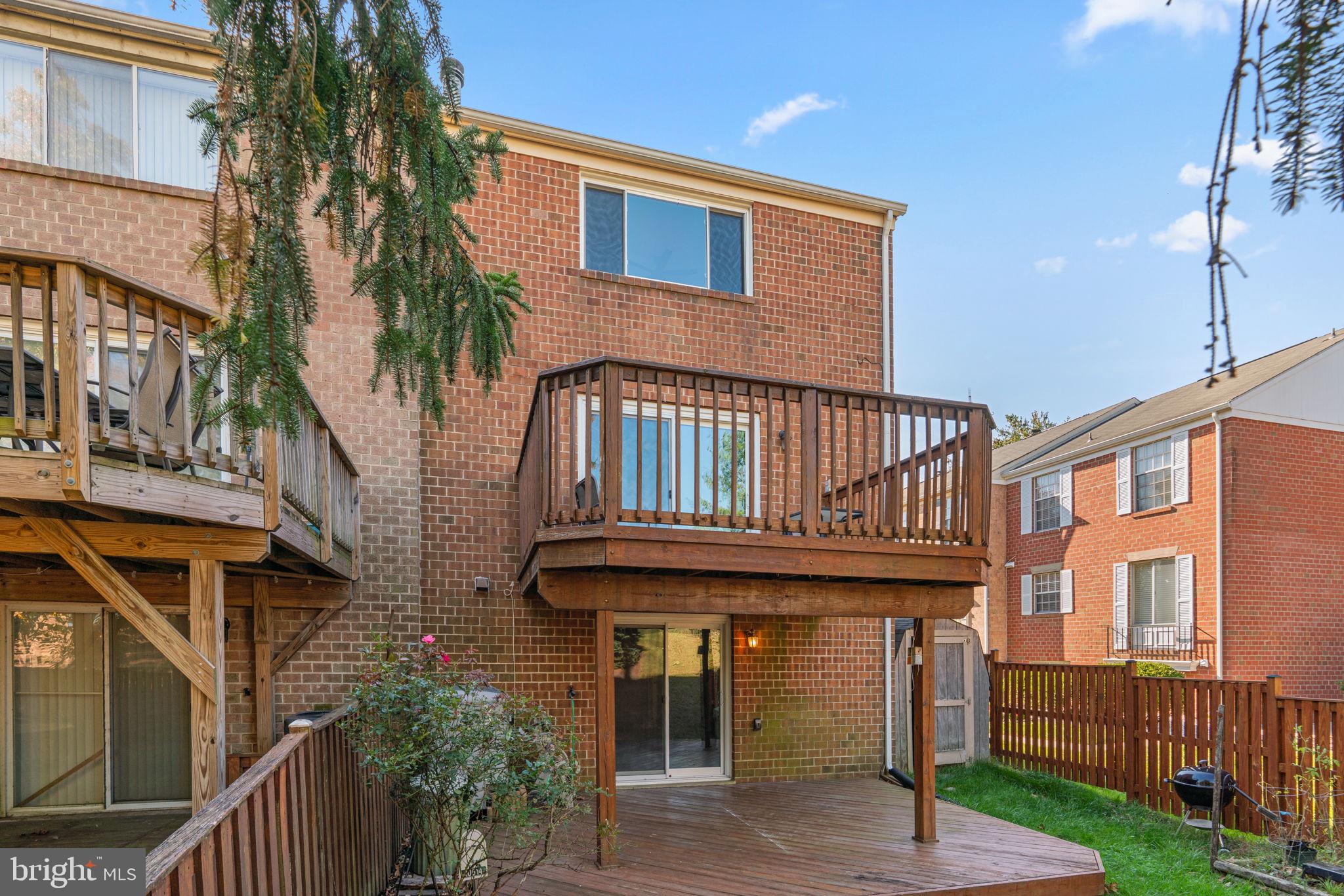 VILLAGE OF HICKORY RIDGE - Residential