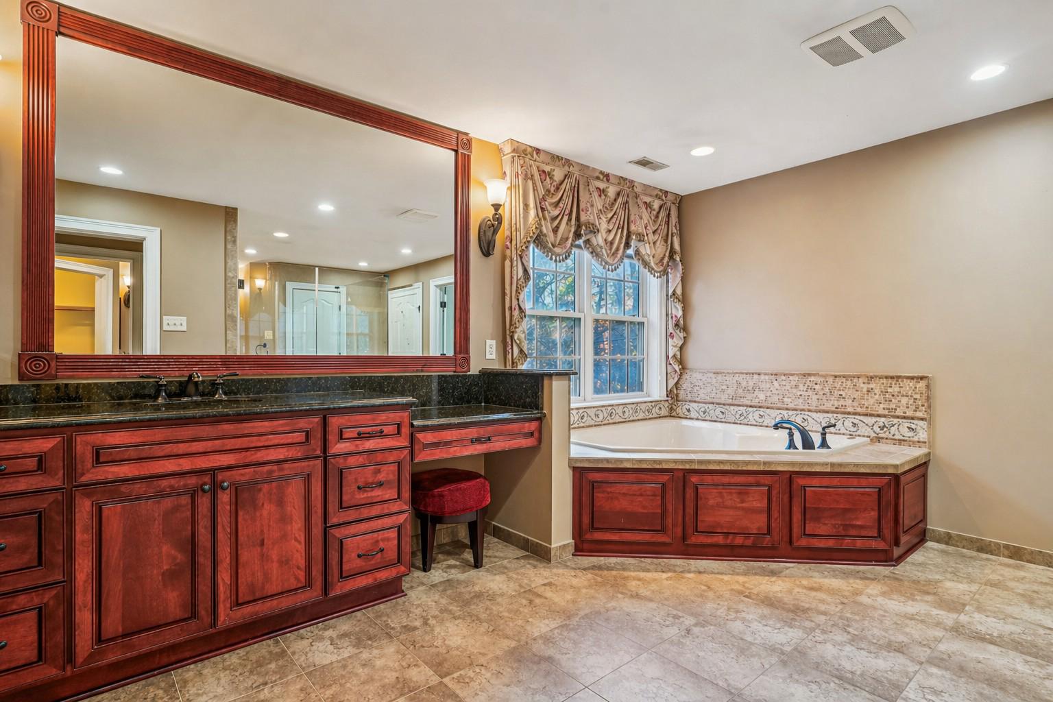 HERITAGE WALK - Residential