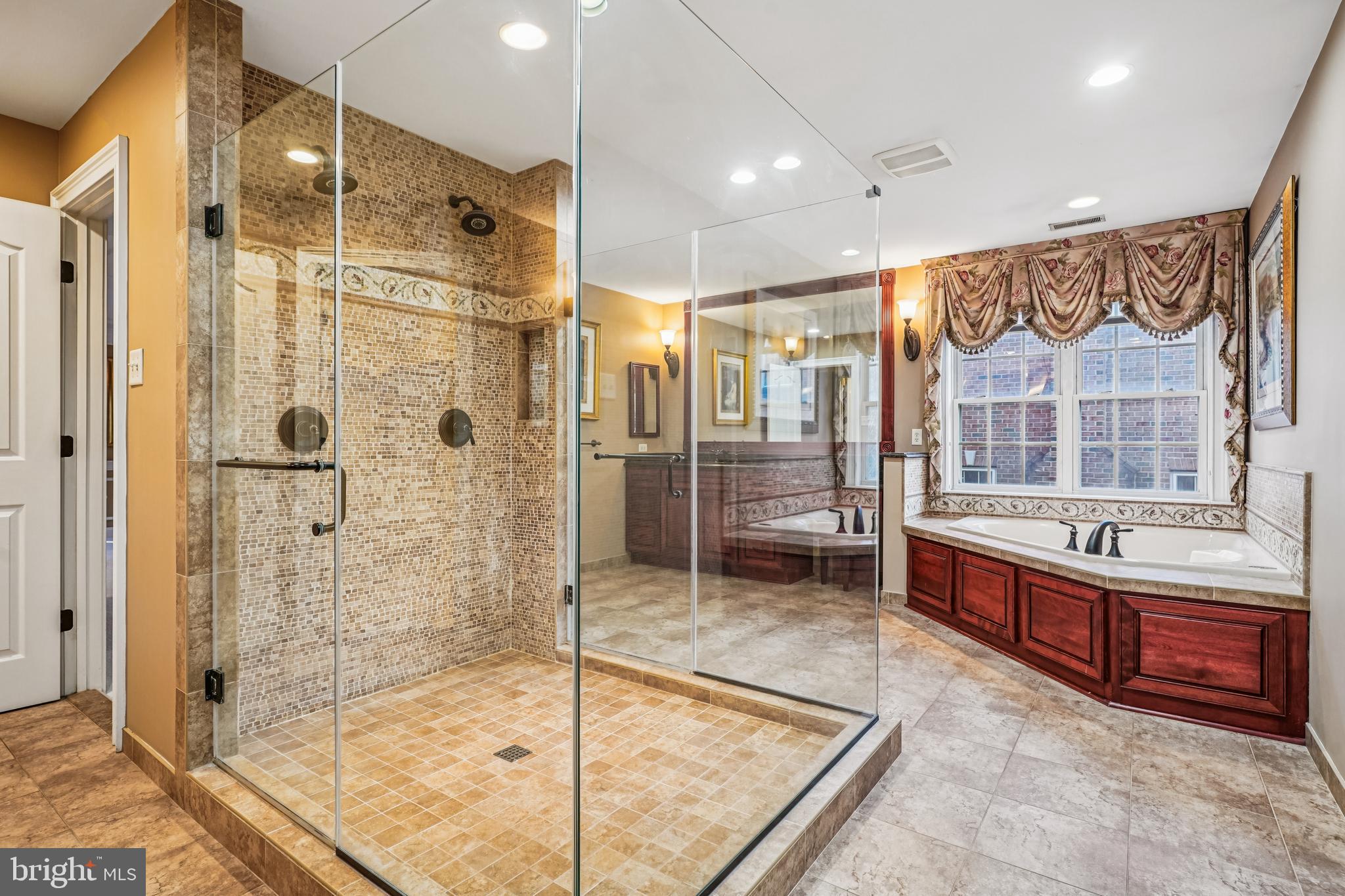 HERITAGE WALK - Residential