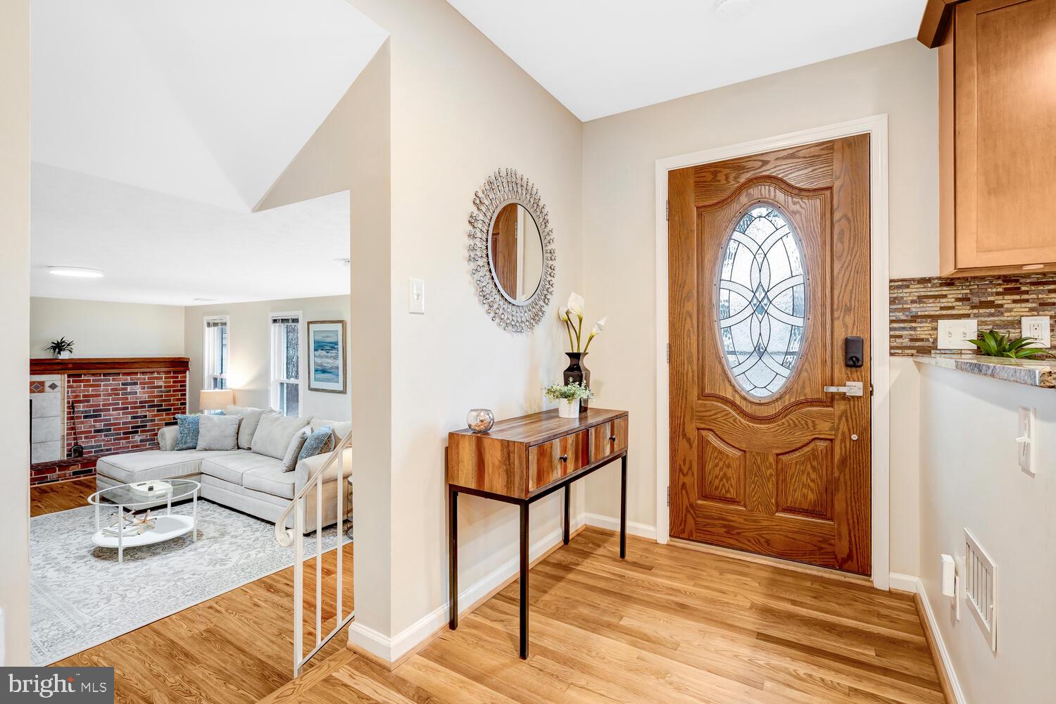 MANOR LAKE - Residential