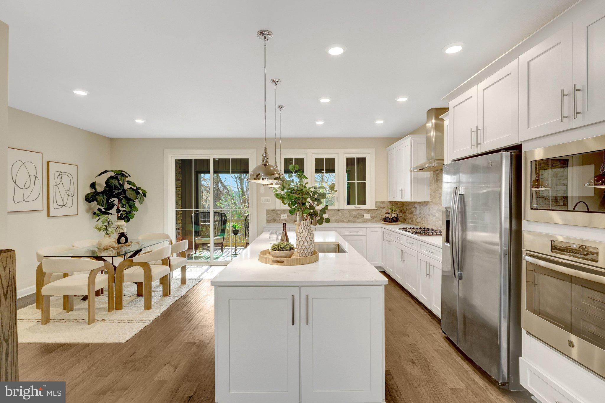 METRO ROW - Residential