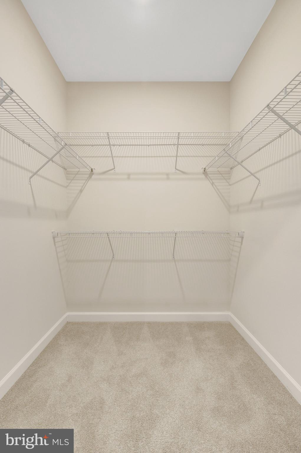 METRO ROW - Residential