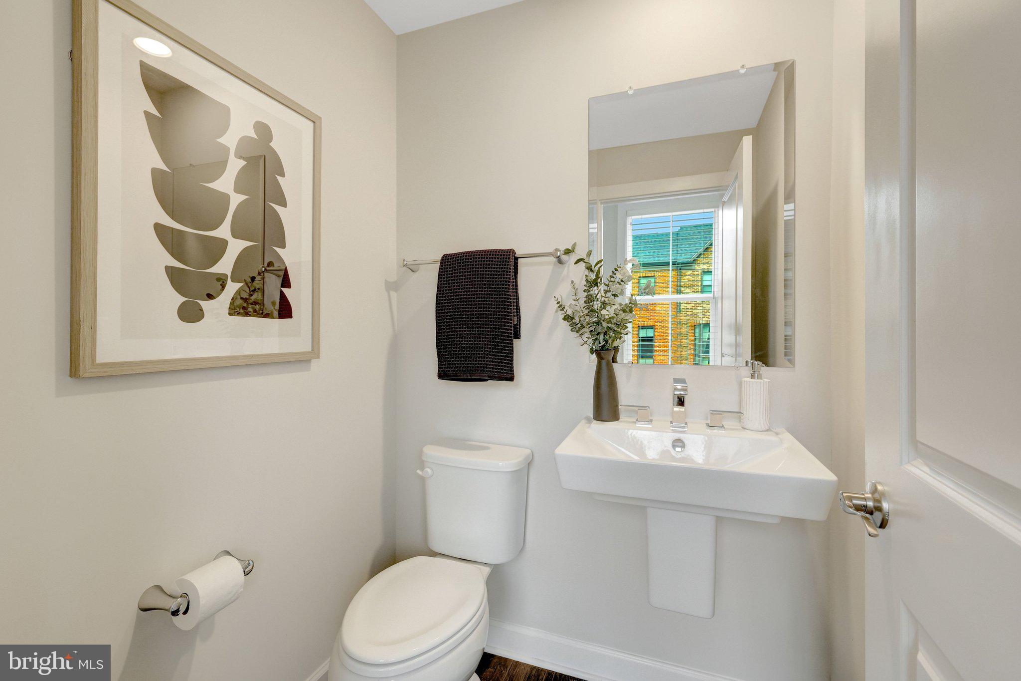 METRO ROW - Residential