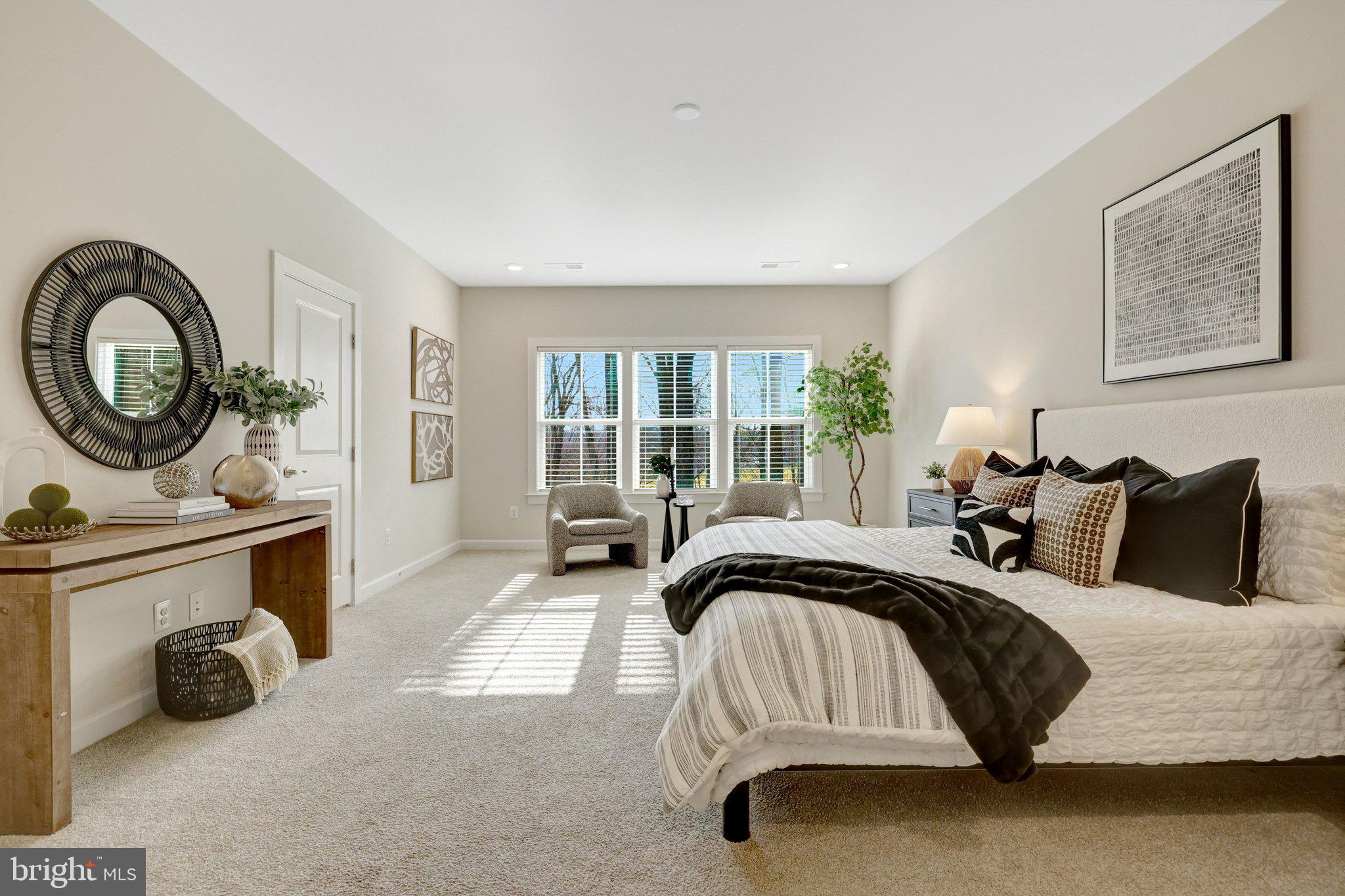 METRO ROW - Residential