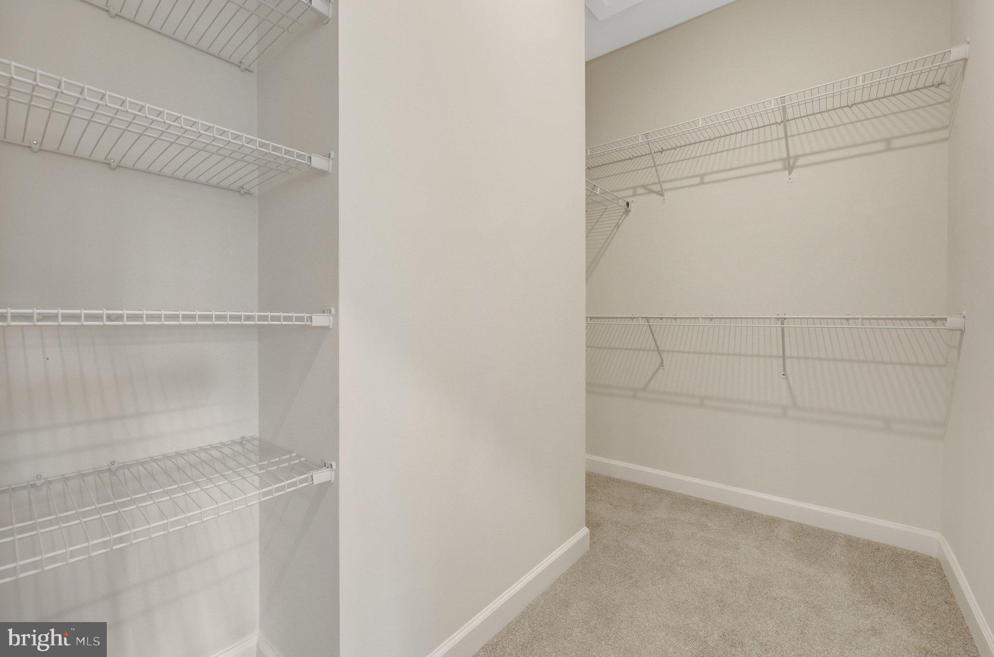 METRO ROW - Residential