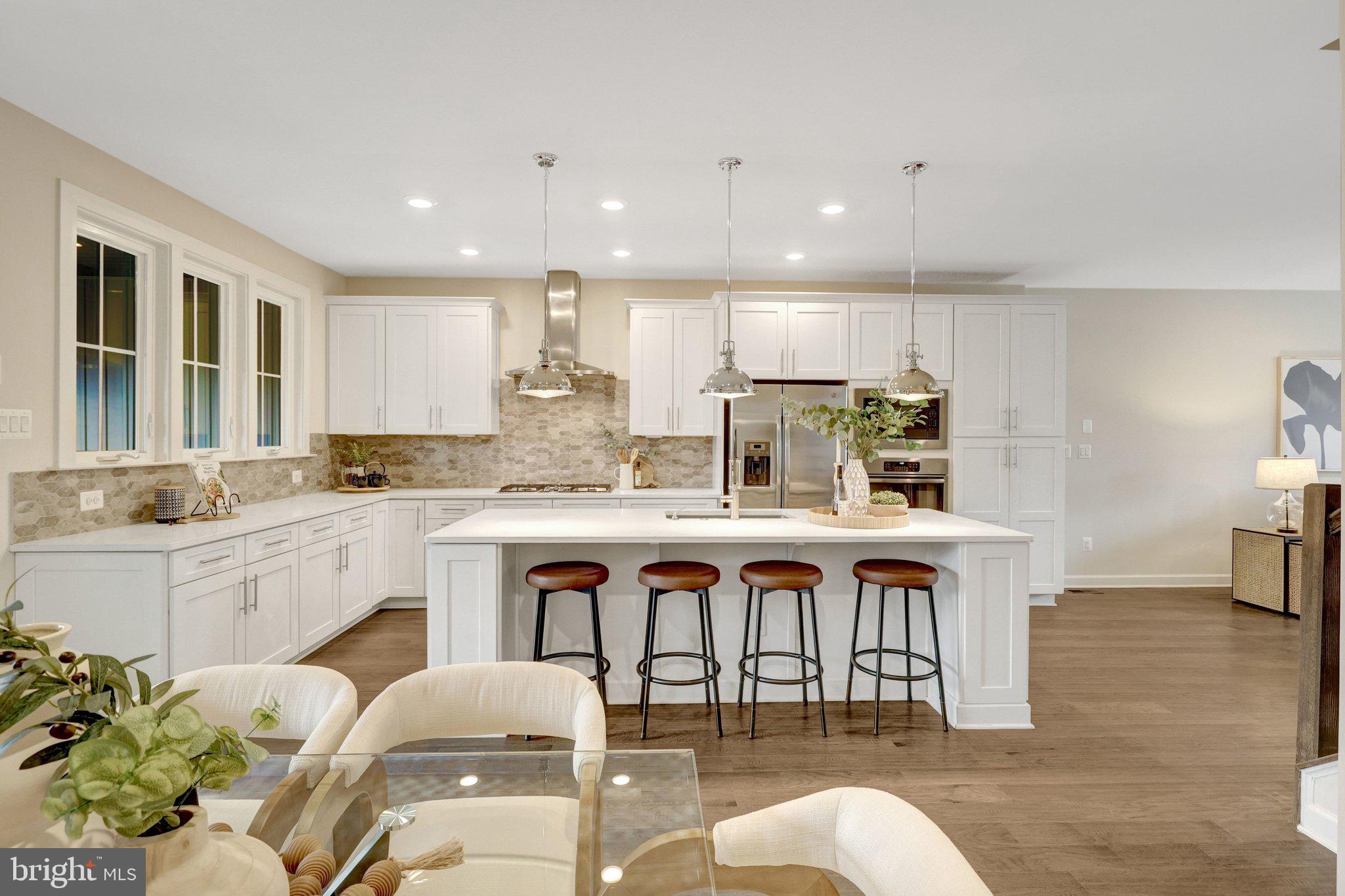 METRO ROW - Residential