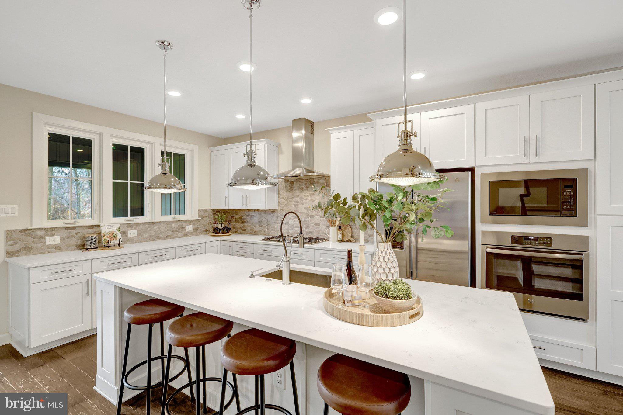 METRO ROW - Residential