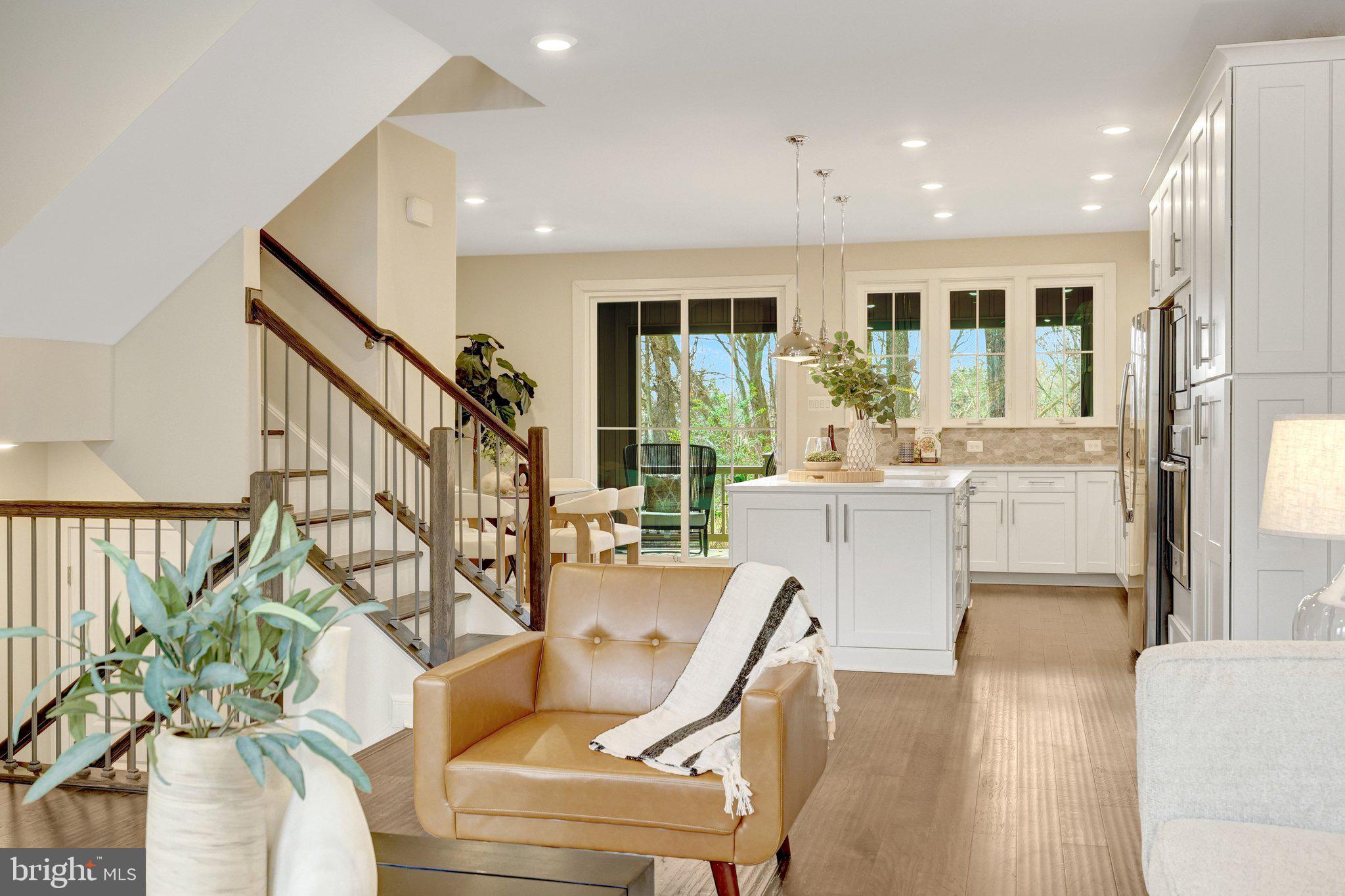 METRO ROW - Residential