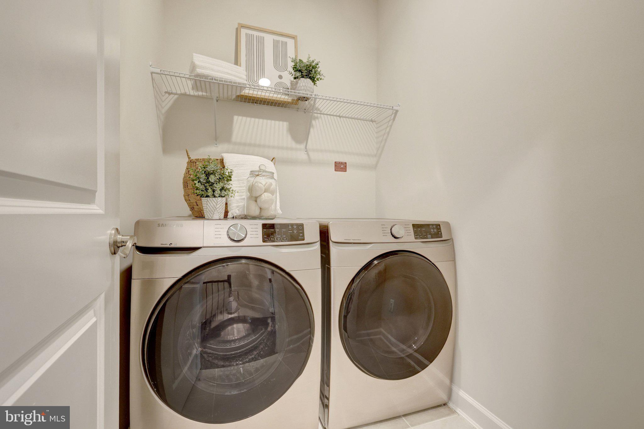 METRO ROW - Residential