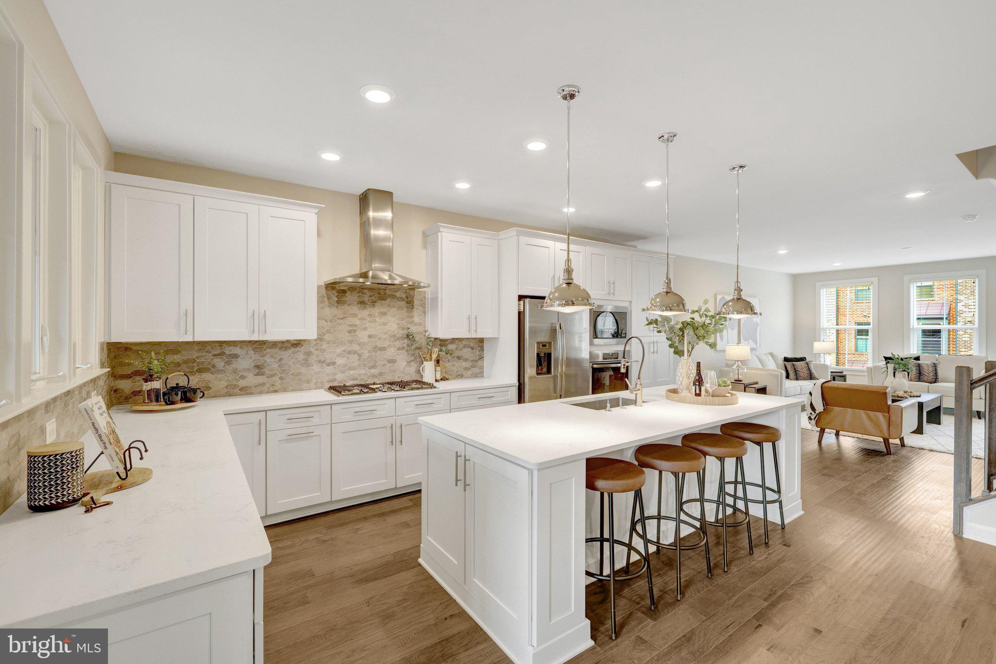 METRO ROW - Residential