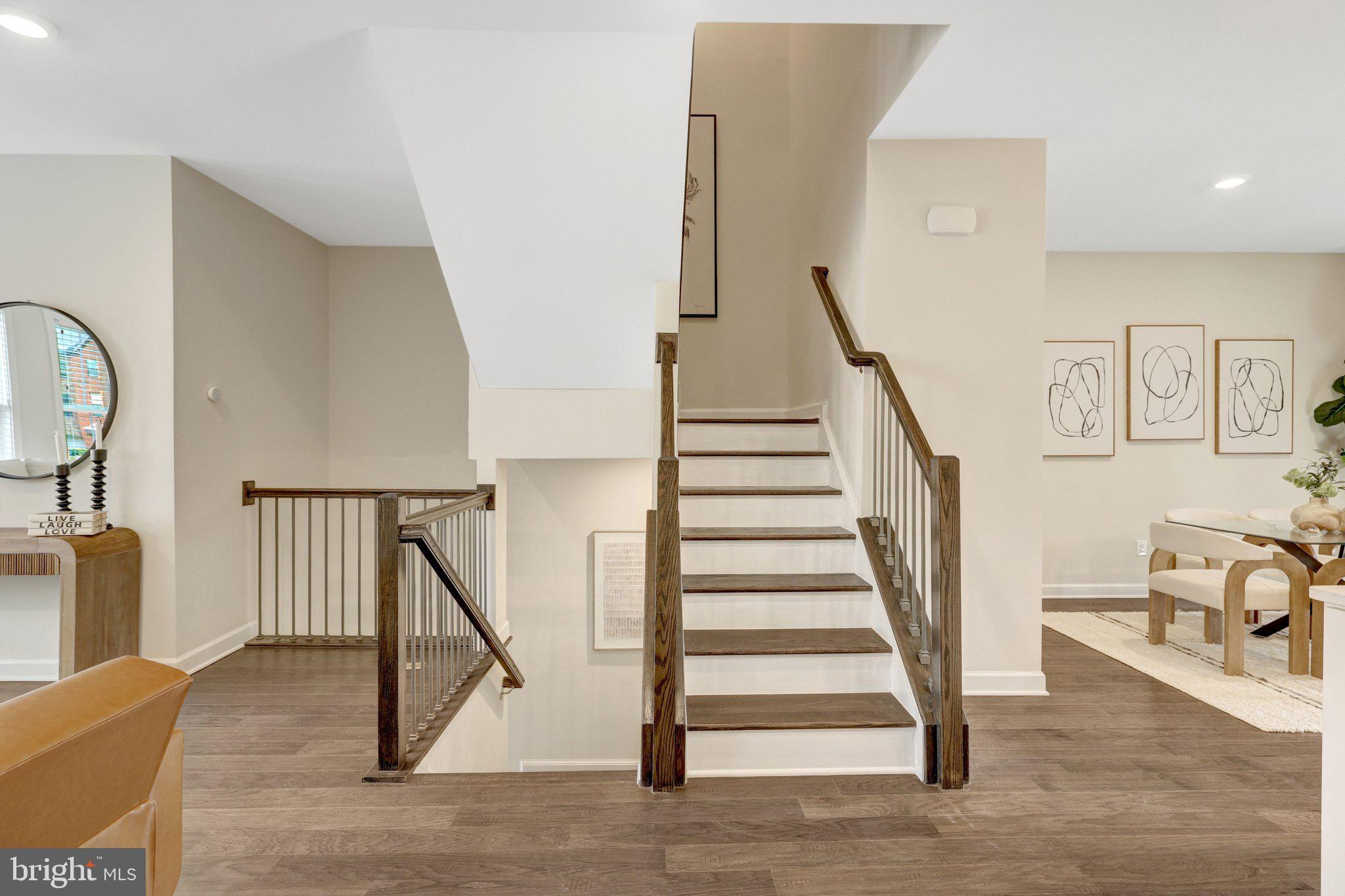 METRO ROW - Residential