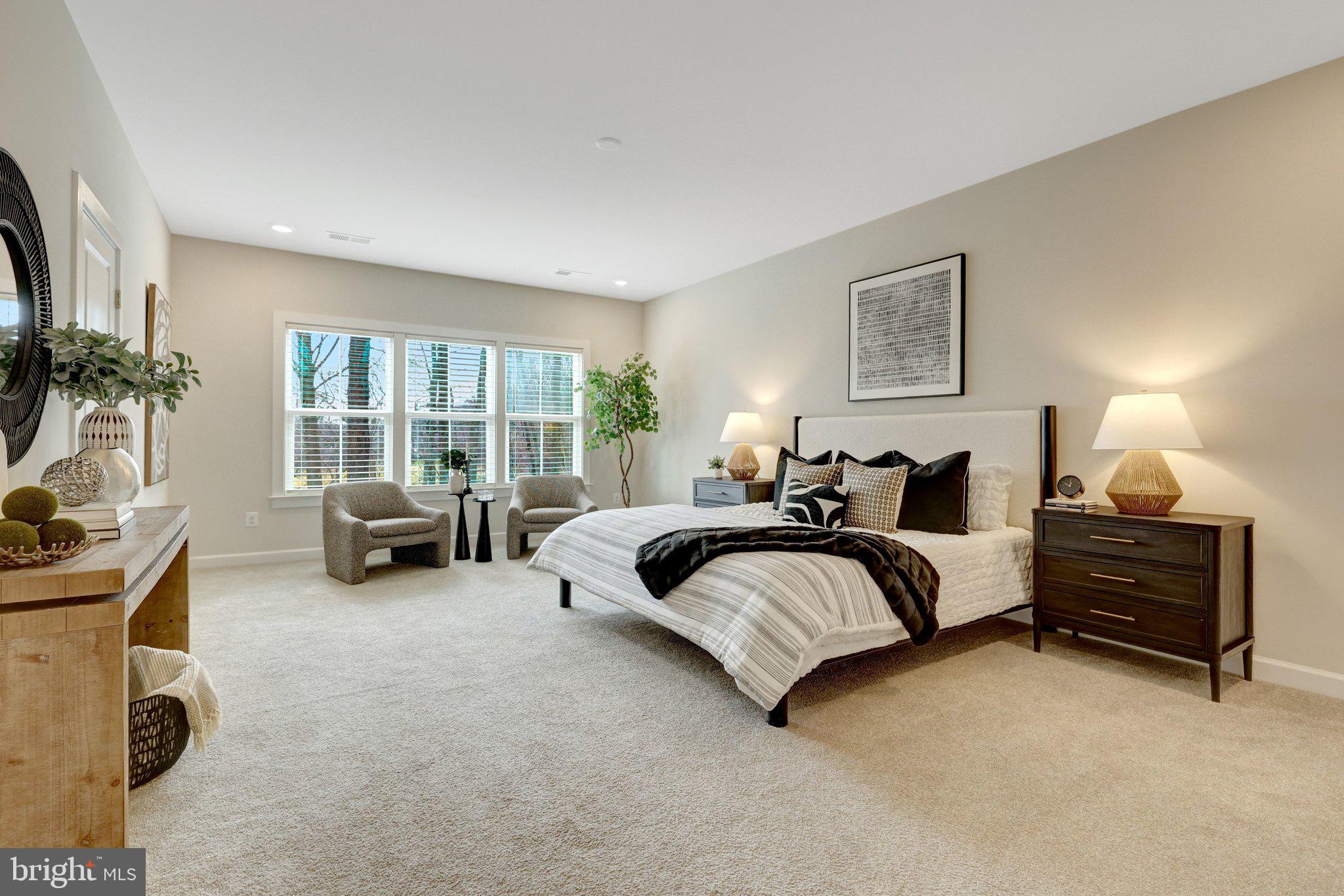 METRO ROW - Residential