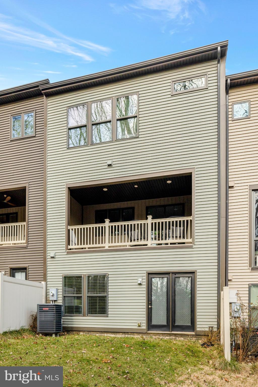 METRO ROW - Residential