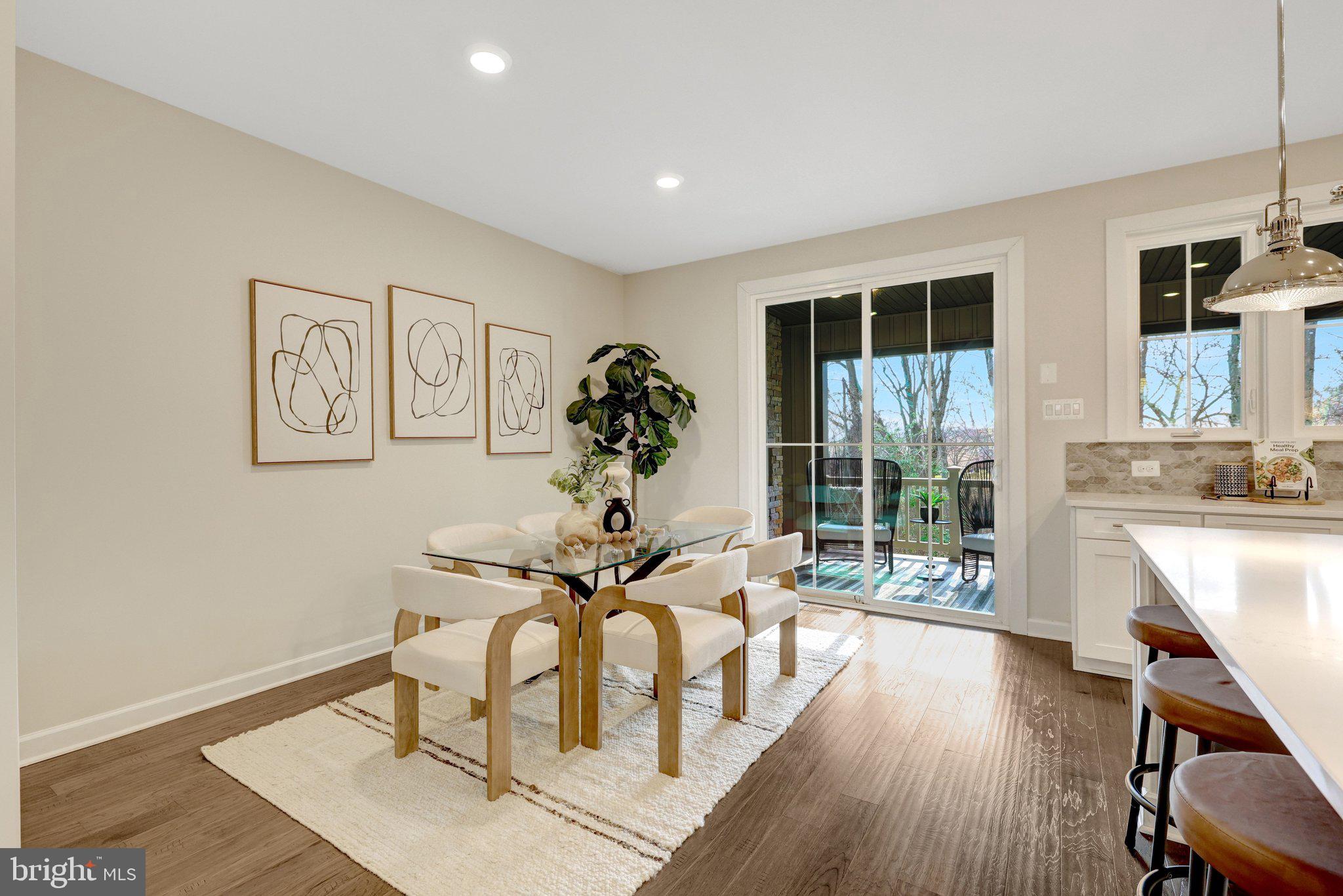 METRO ROW - Residential