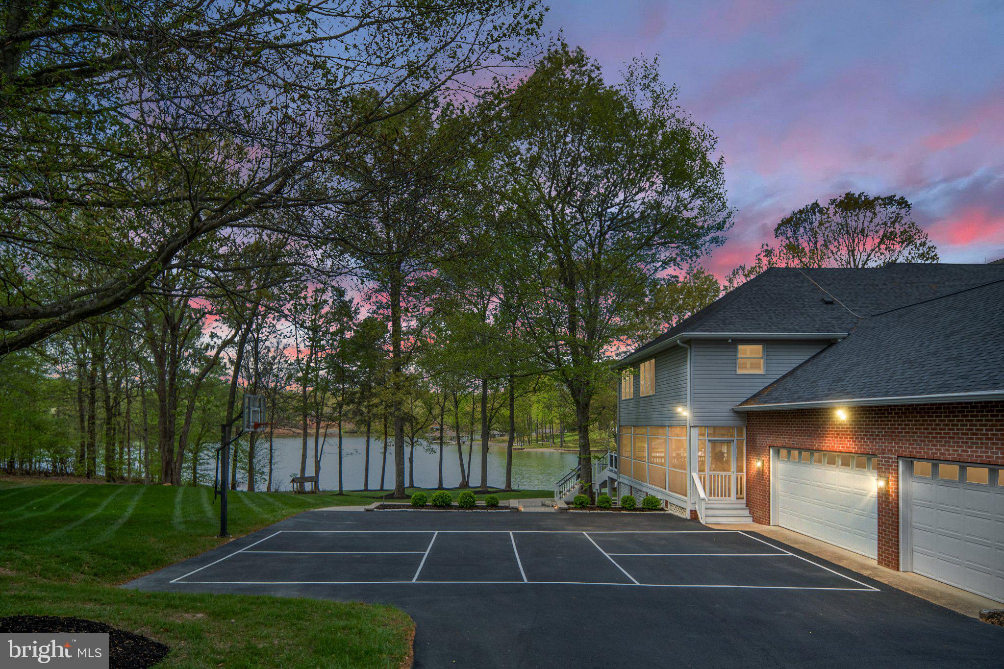 WYNDEMERE - Residential