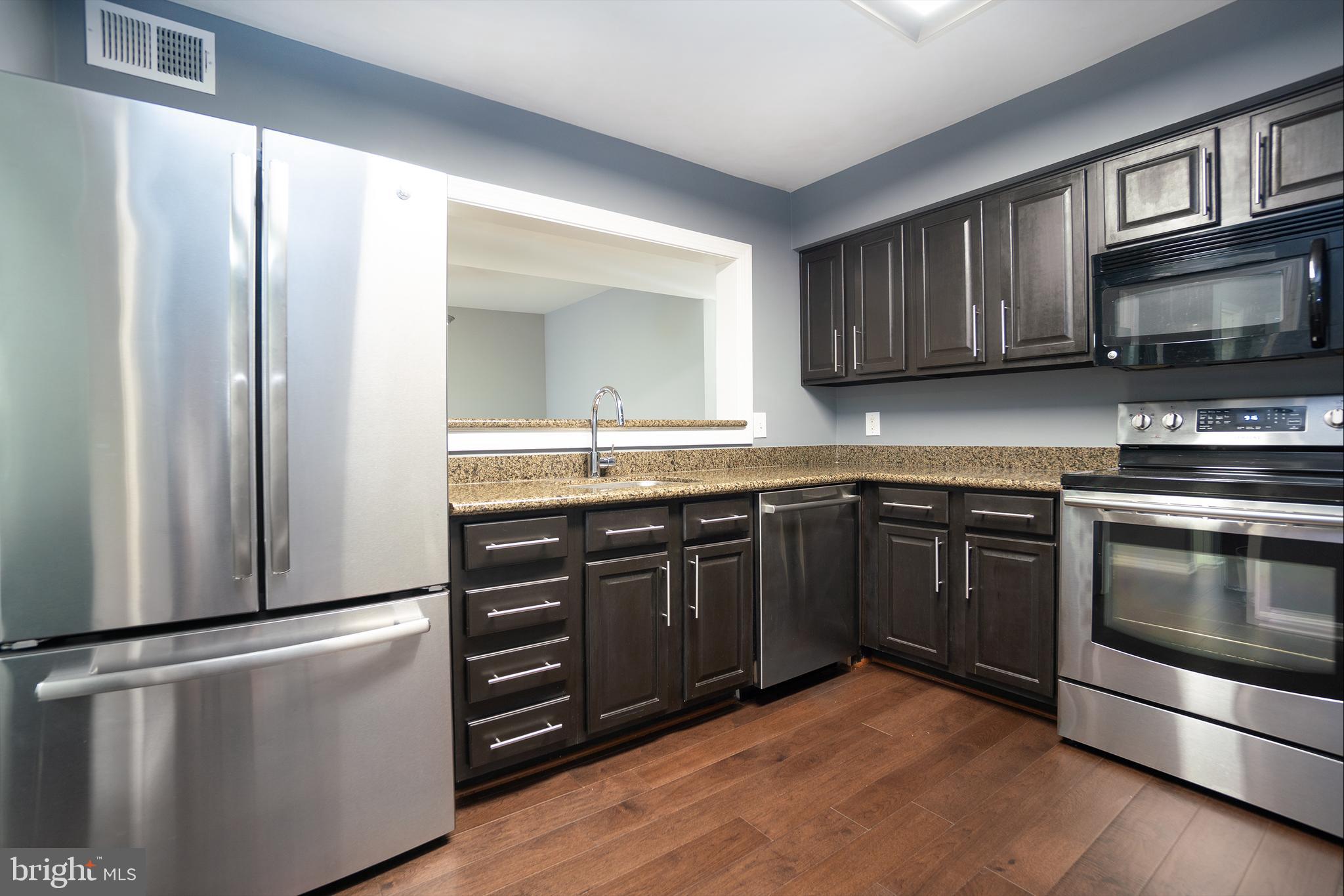 FOUR WINDS AT OAKTON - Residential