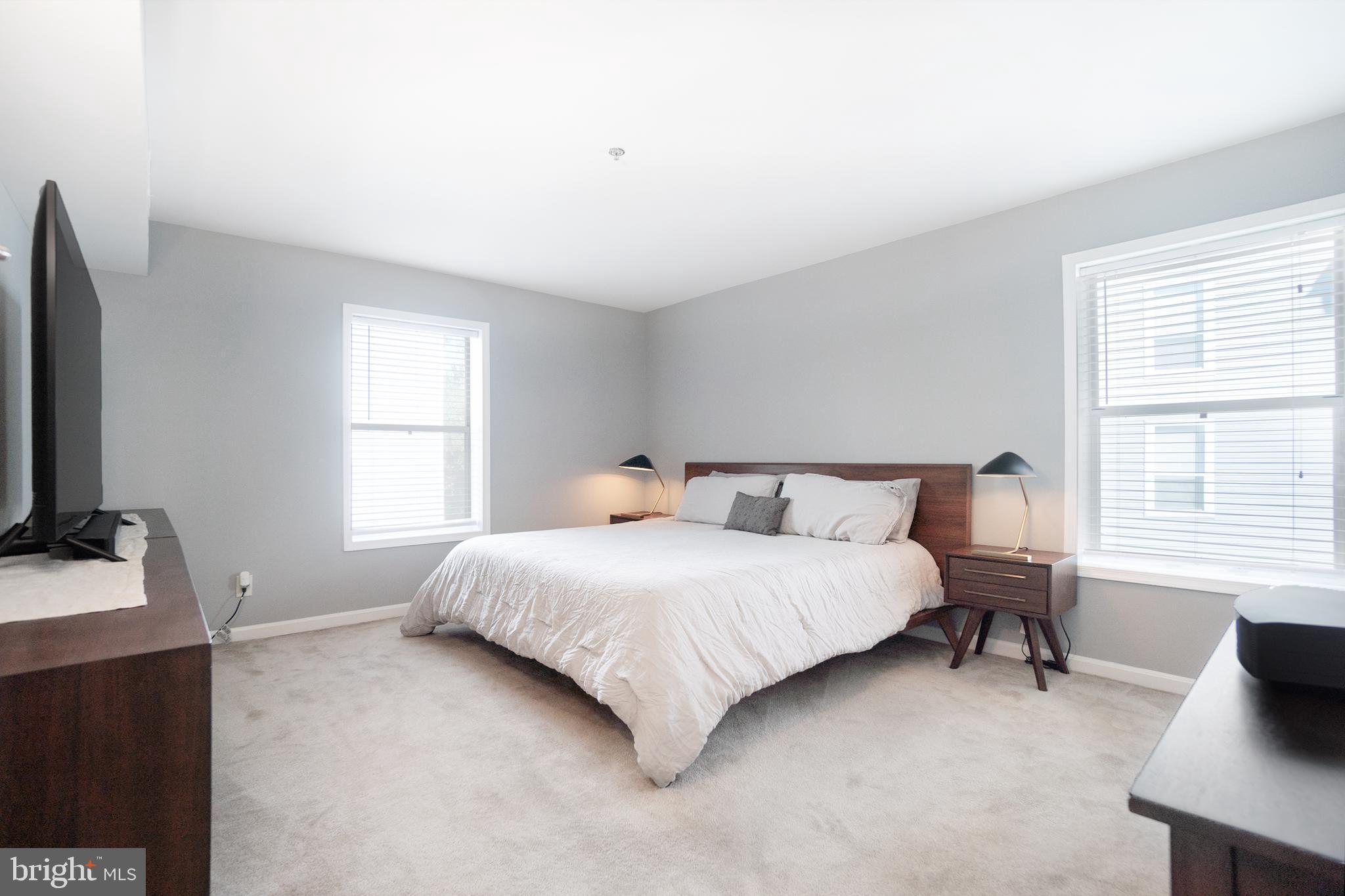 FOUR WINDS AT OAKTON - Residential