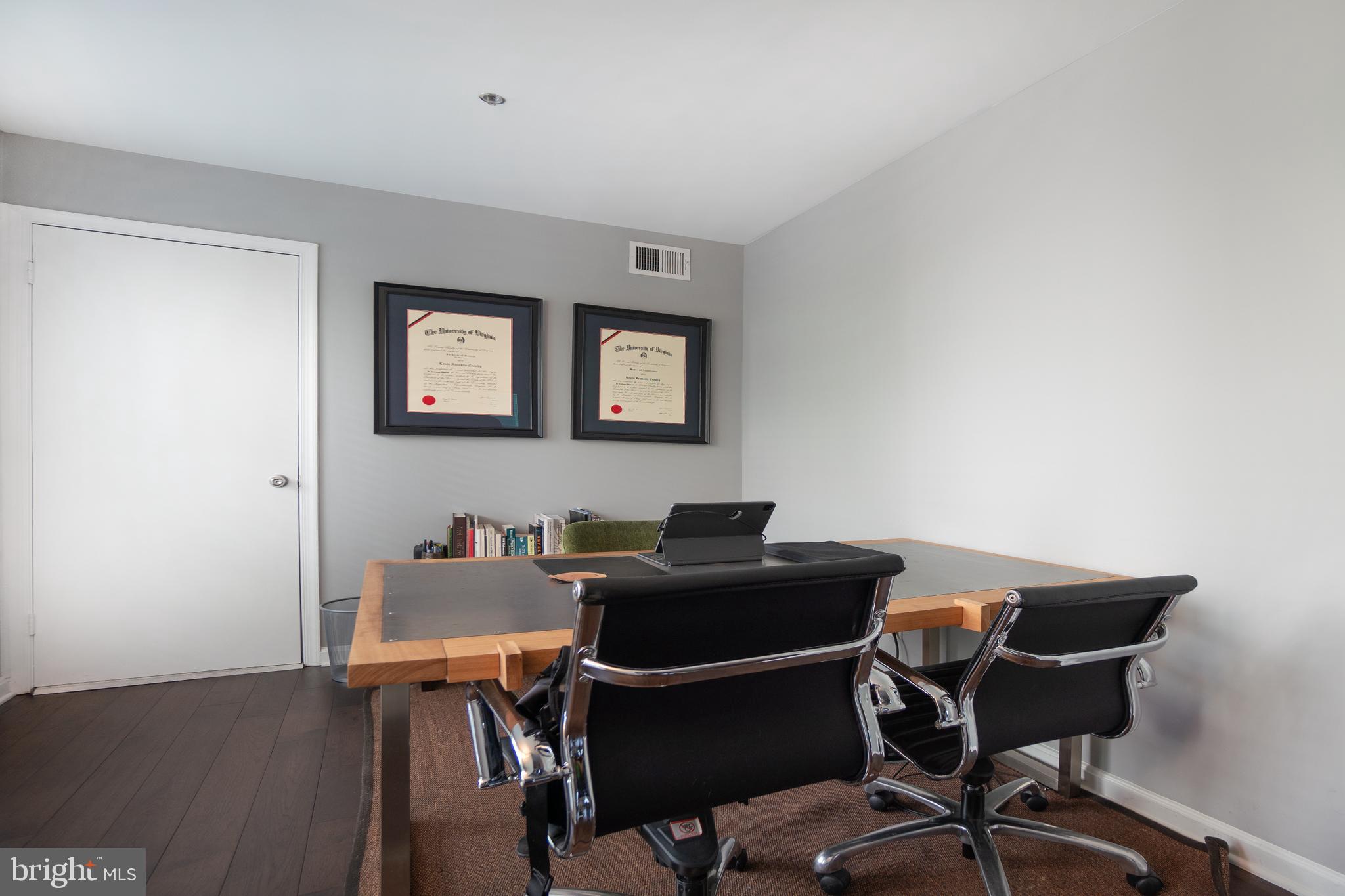 FOUR WINDS AT OAKTON - Residential