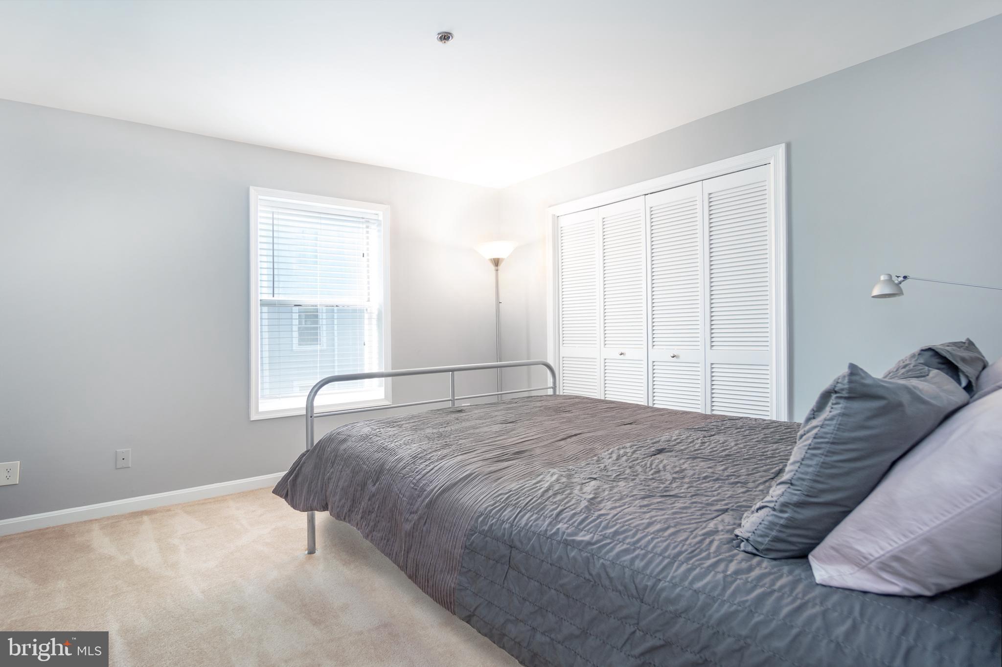 FOUR WINDS AT OAKTON - Residential