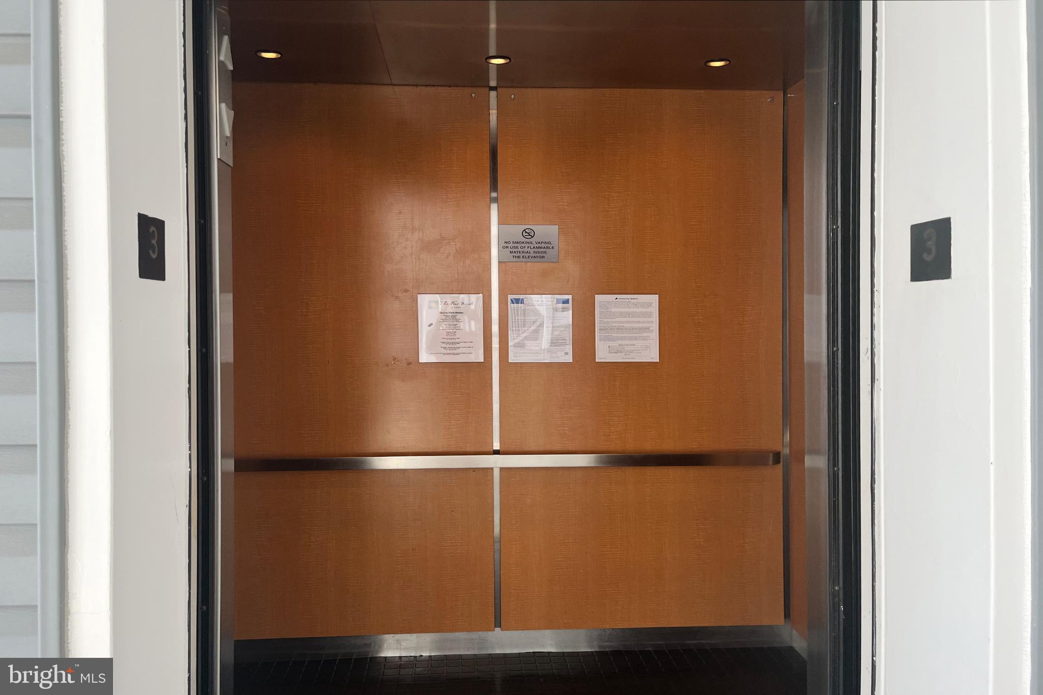 FOUR WINDS AT OAKTON - Residential