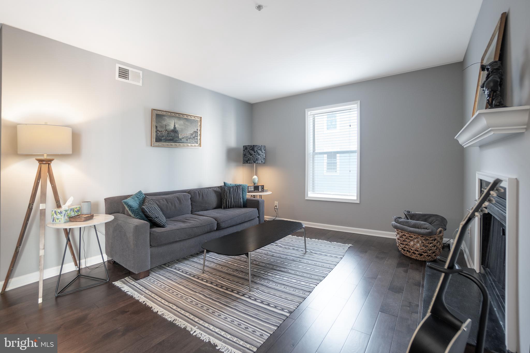 FOUR WINDS AT OAKTON - Residential