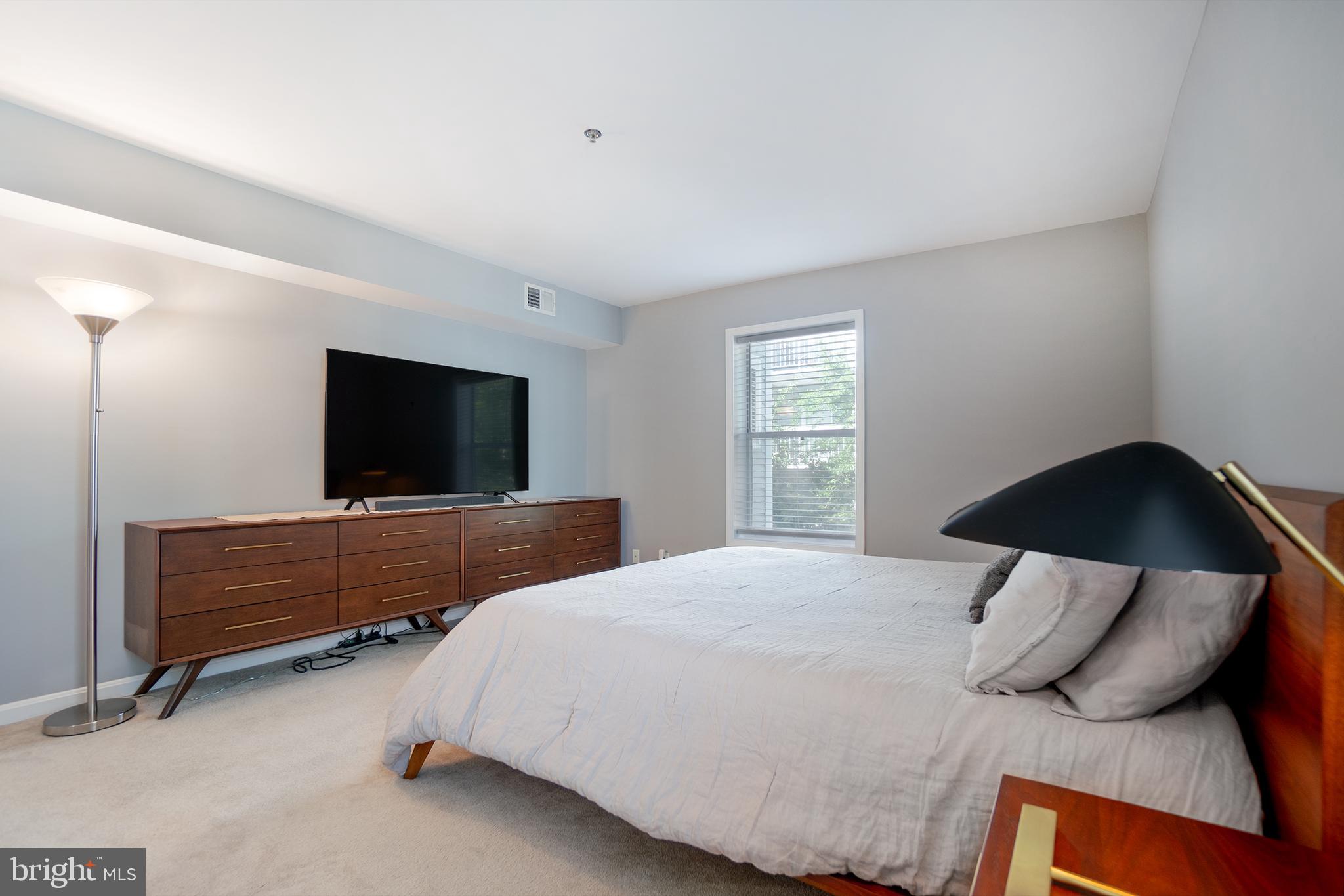 FOUR WINDS AT OAKTON - Residential