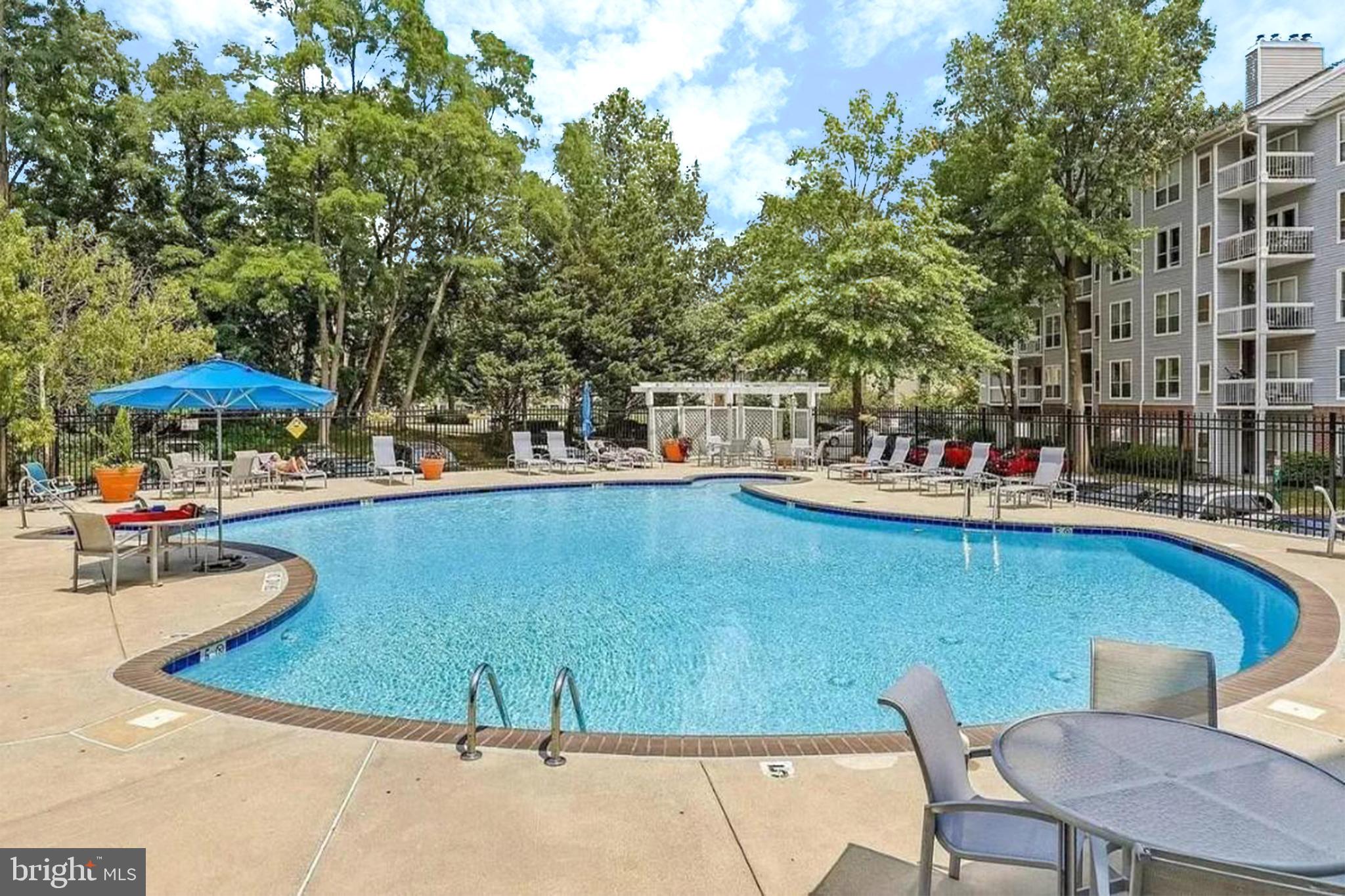 FOUR WINDS AT OAKTON - Residential