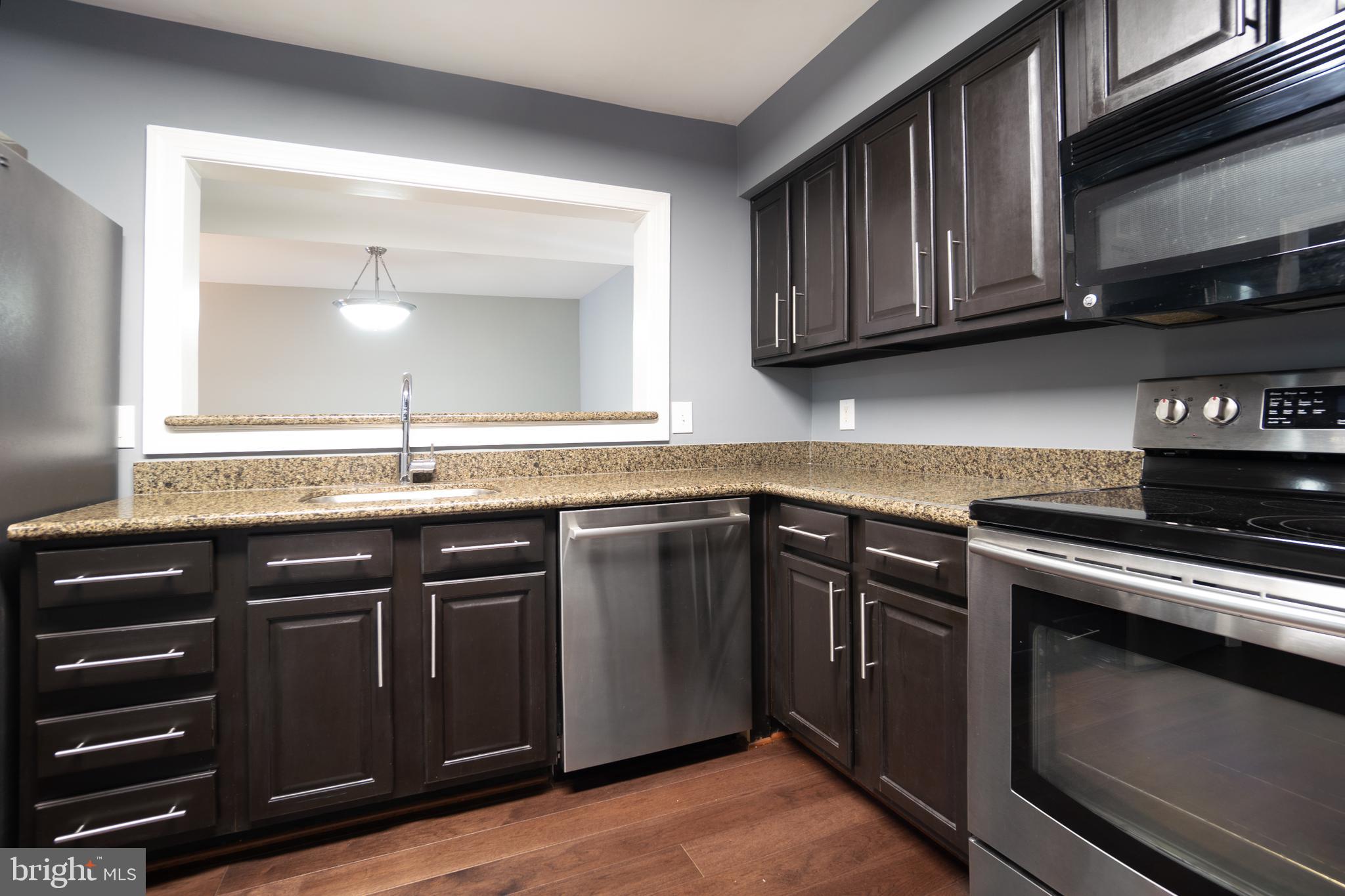 FOUR WINDS AT OAKTON - Residential