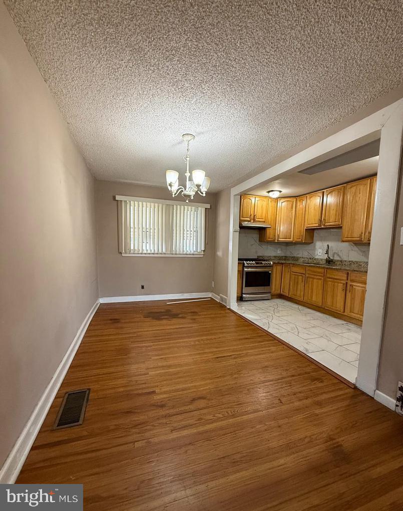 4240 SHEFFIELD AVENUE