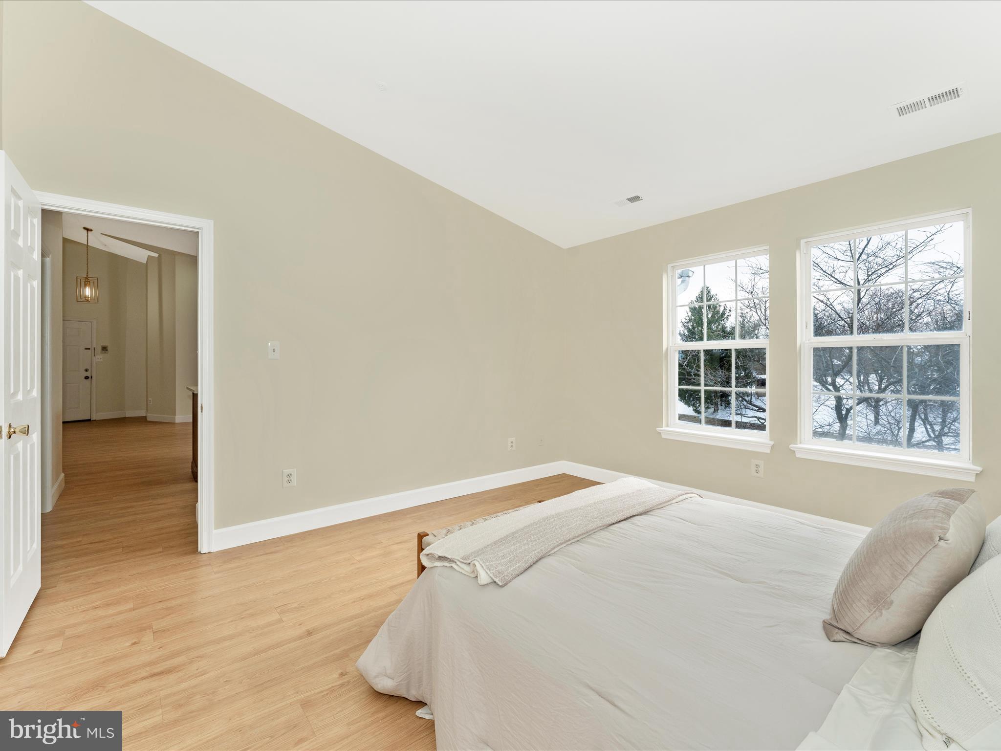 LAKETREE - Residential