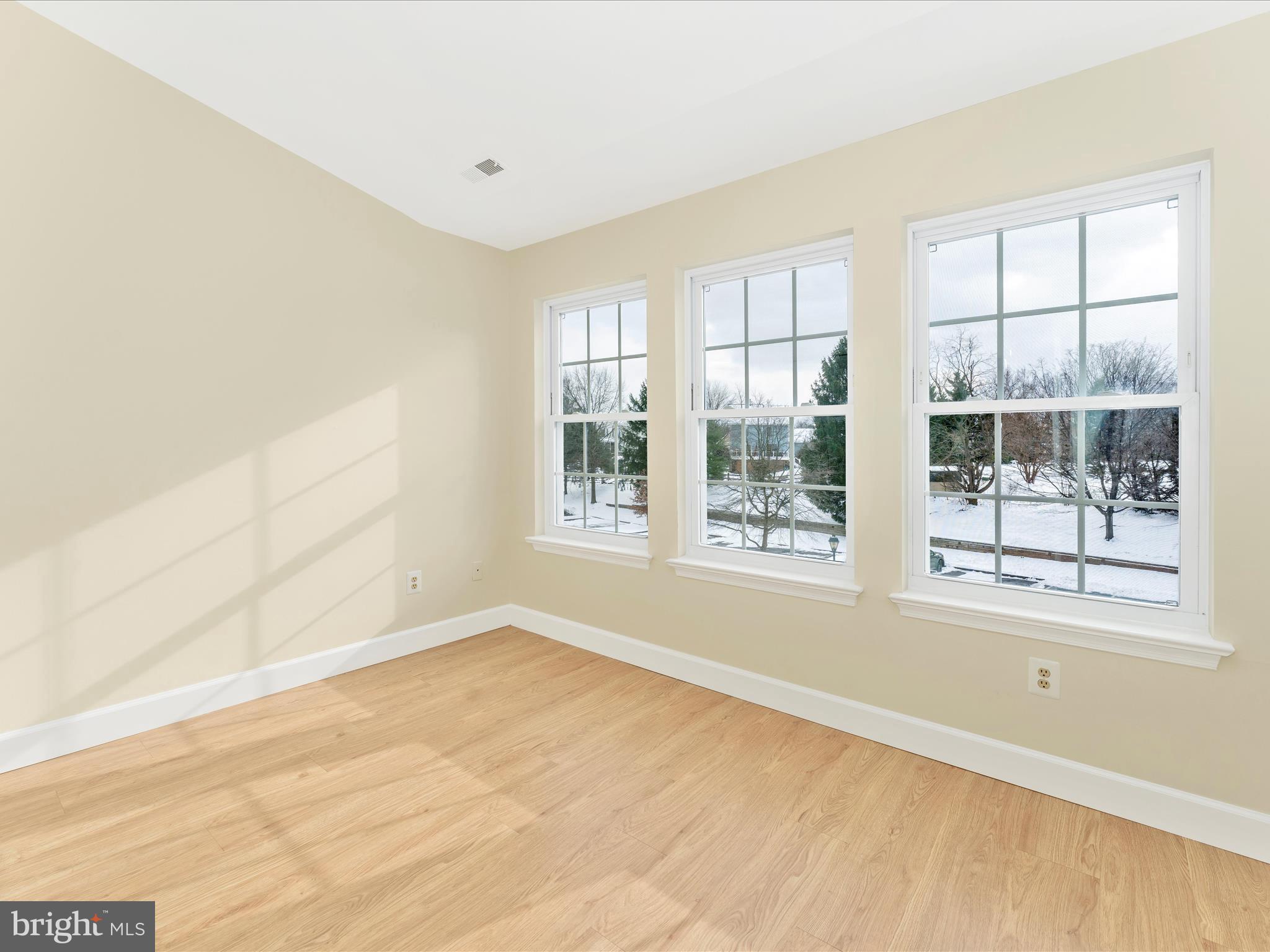 LAKETREE - Residential